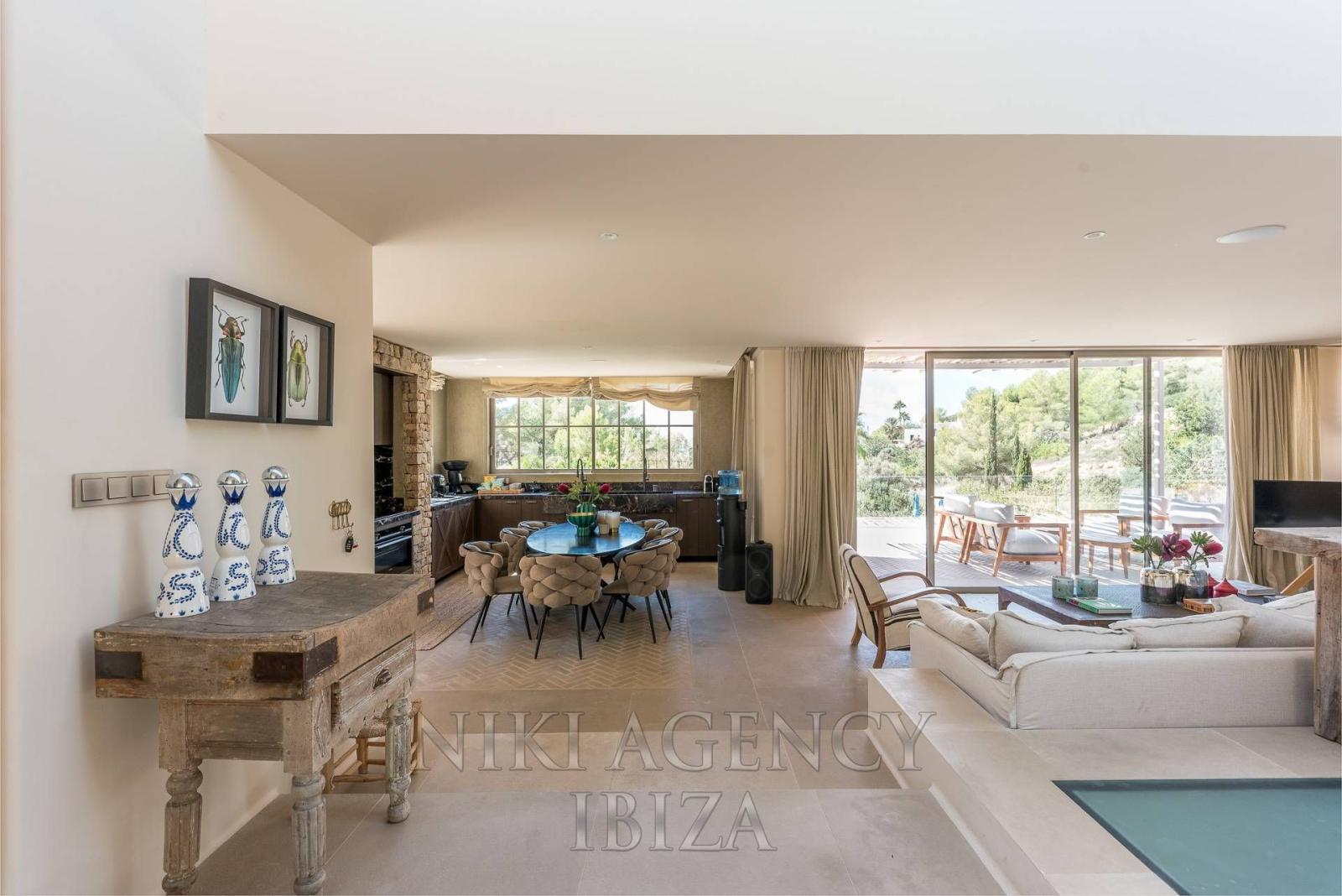 Chalet for Sale in Santa Eulalia del Río