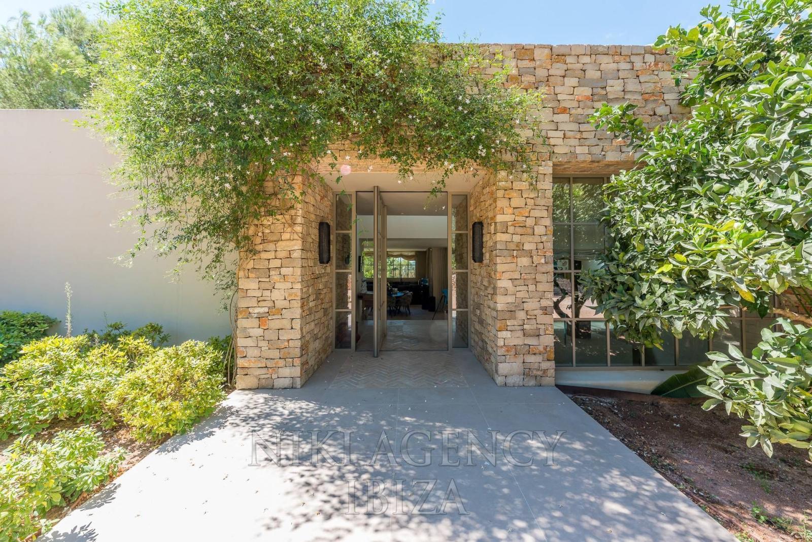 Chalet for Sale in Santa Eulalia del Río