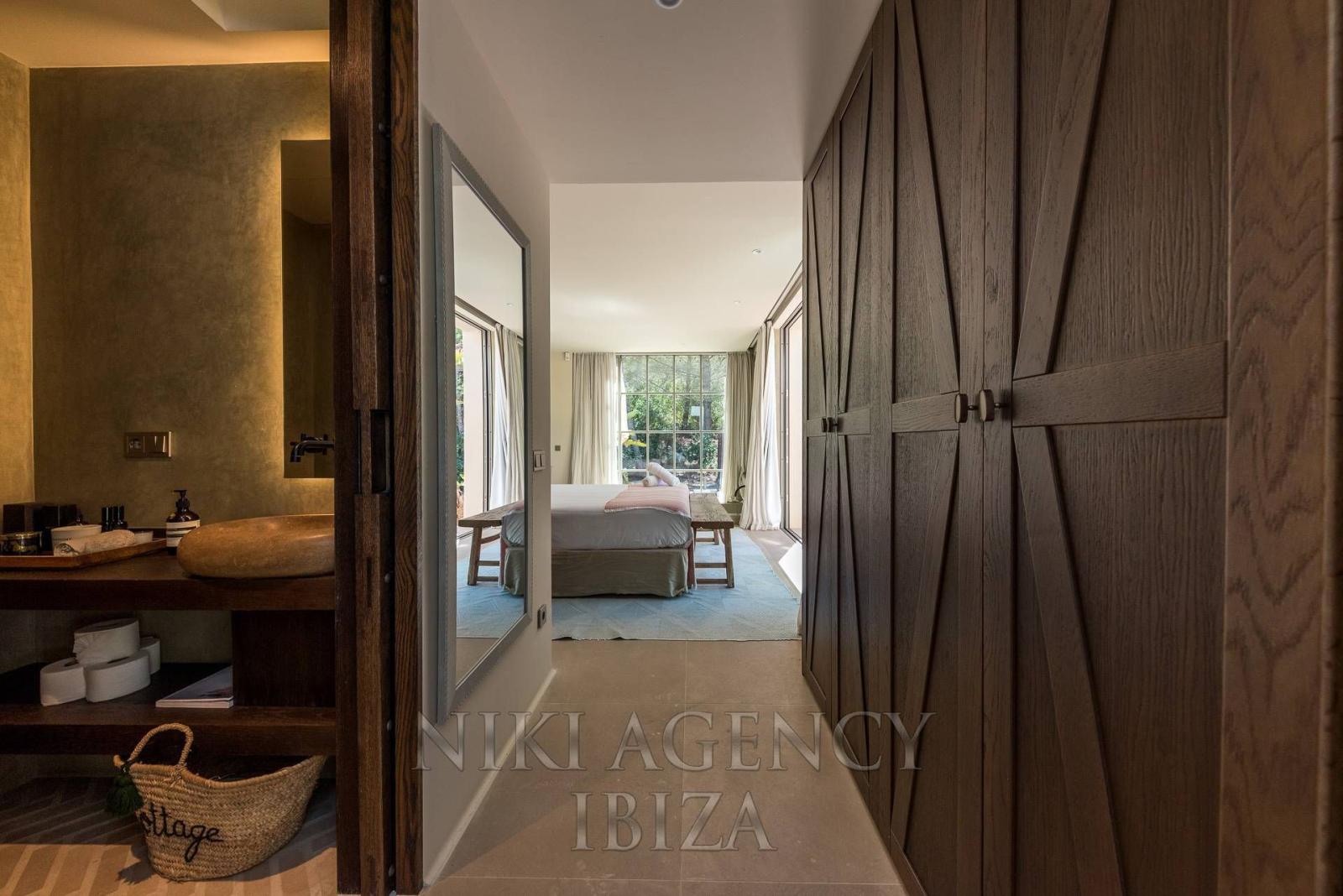 Chalet for Sale in Santa Eulalia del Río
