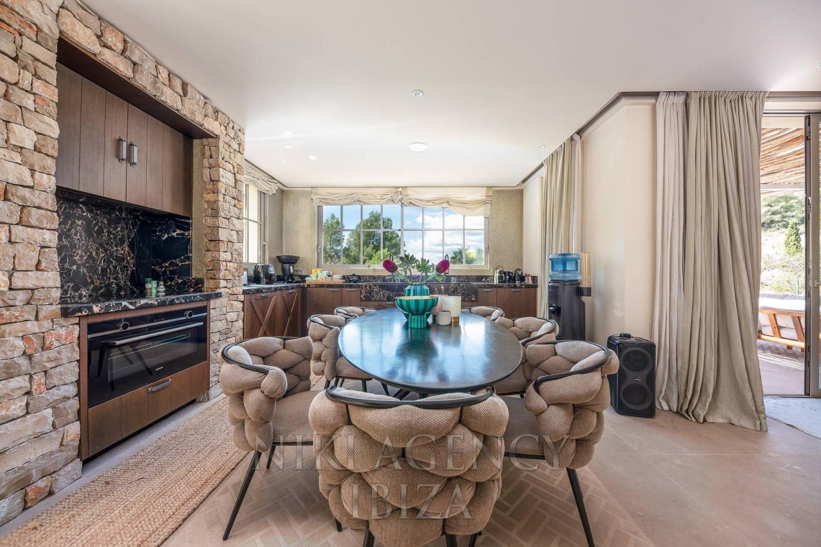 Chalet for Sale in Santa Eulalia del Río