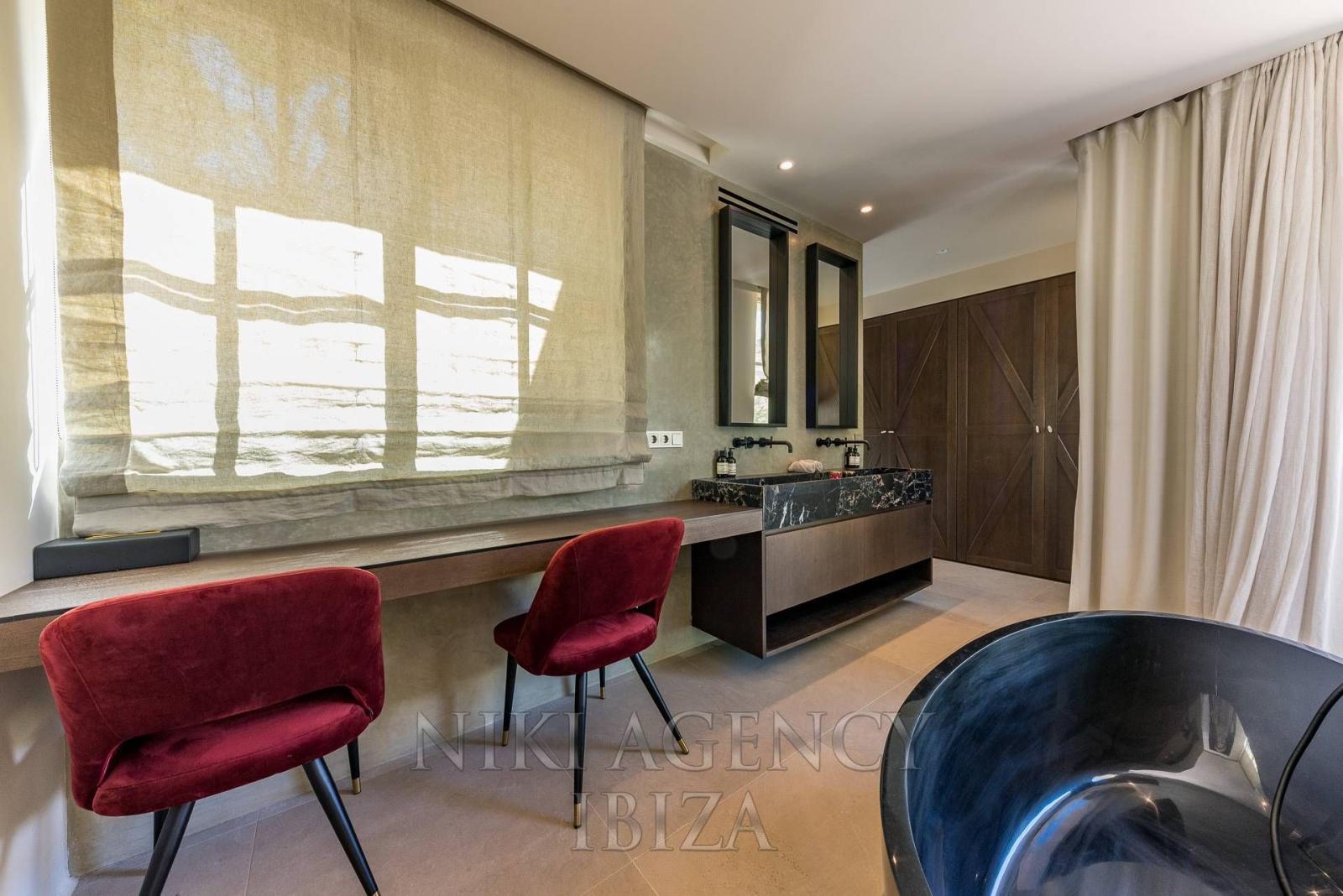 Chalet for Sale in Santa Eulalia del Río
