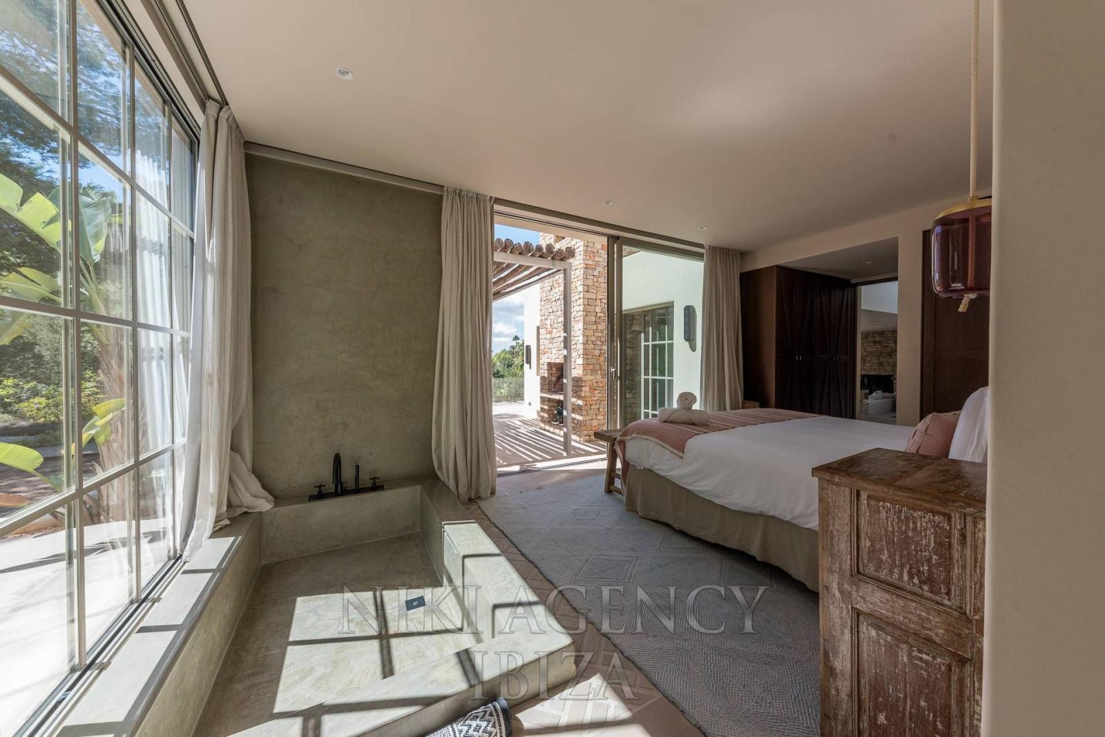 Chalet for Sale in Santa Eulalia del Río