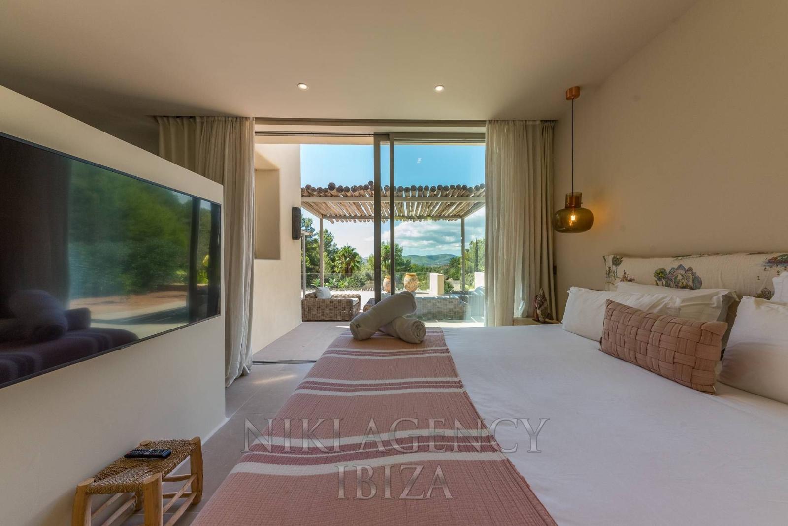 Chalet for Sale in Santa Eulalia del Río