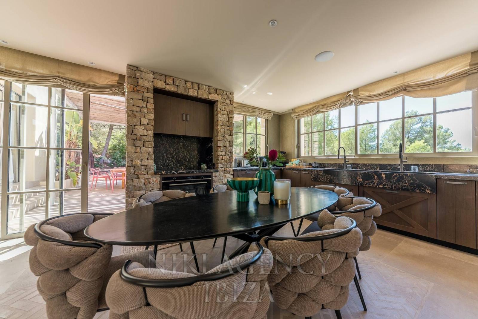 Chalet for Sale in Santa Eulalia del Río