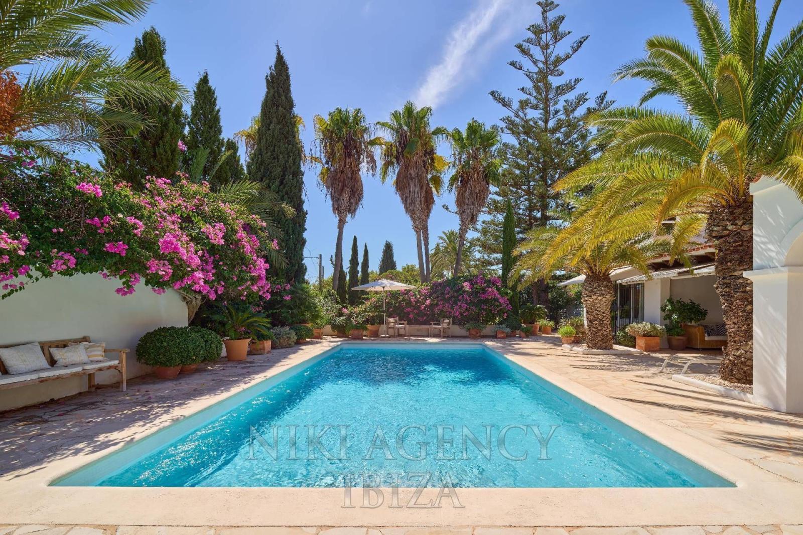 Chalet for Sale in Santa Eulalia del Río