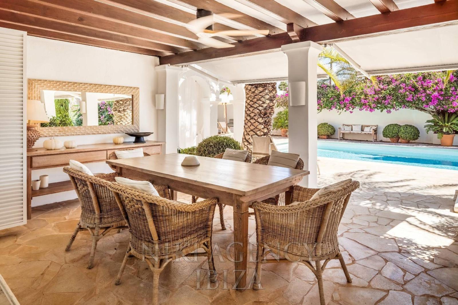 Chalet for Sale in Santa Eulalia del Río
