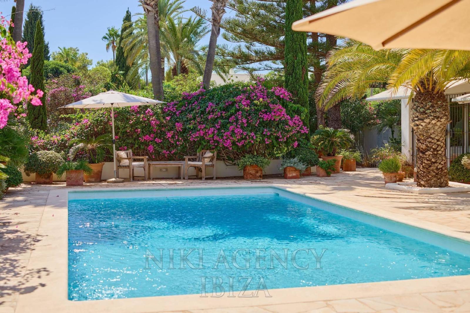 Chalet for Sale in Santa Eulalia del Río