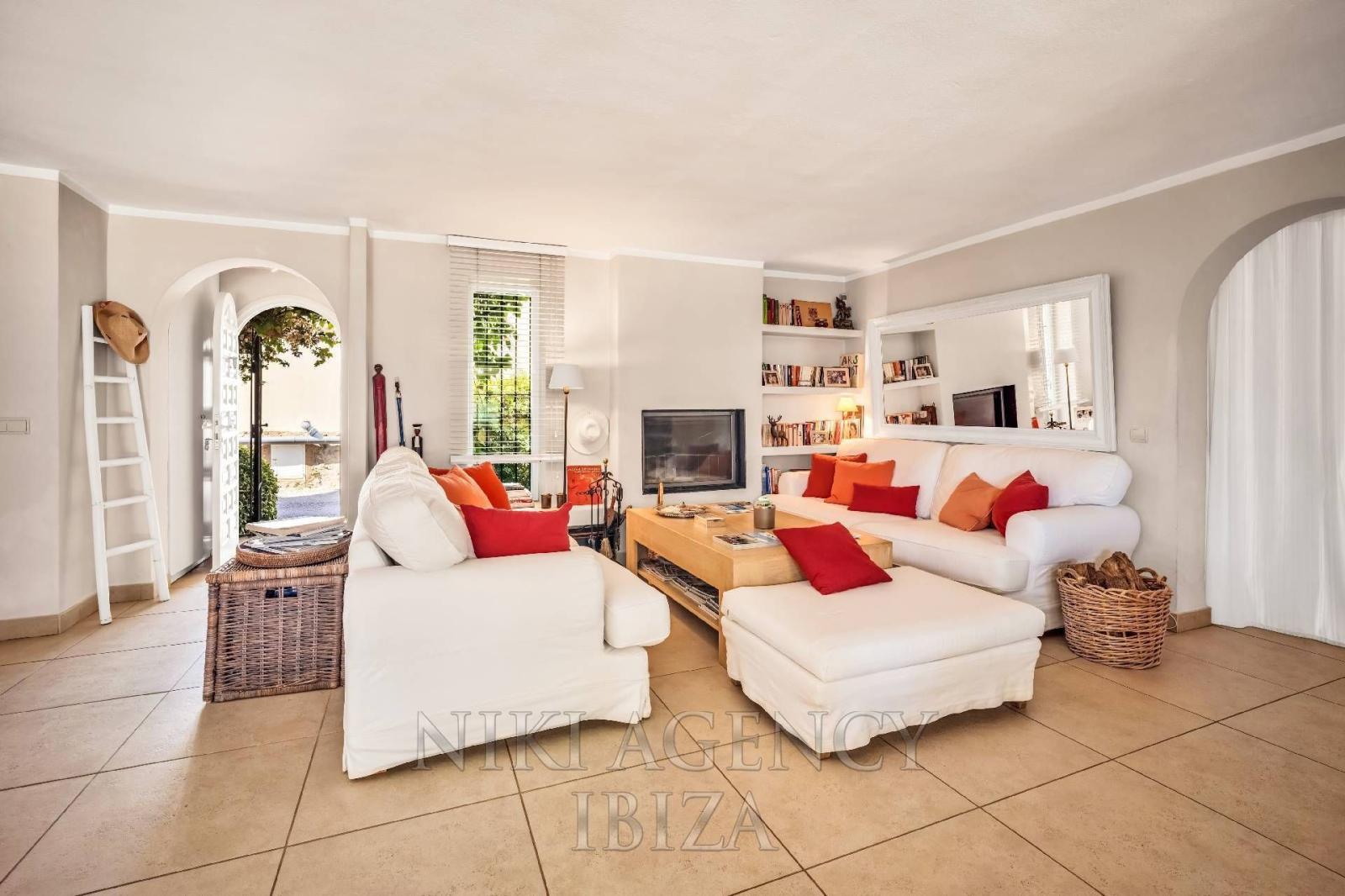 Chalet for Sale in Santa Eulalia del Río