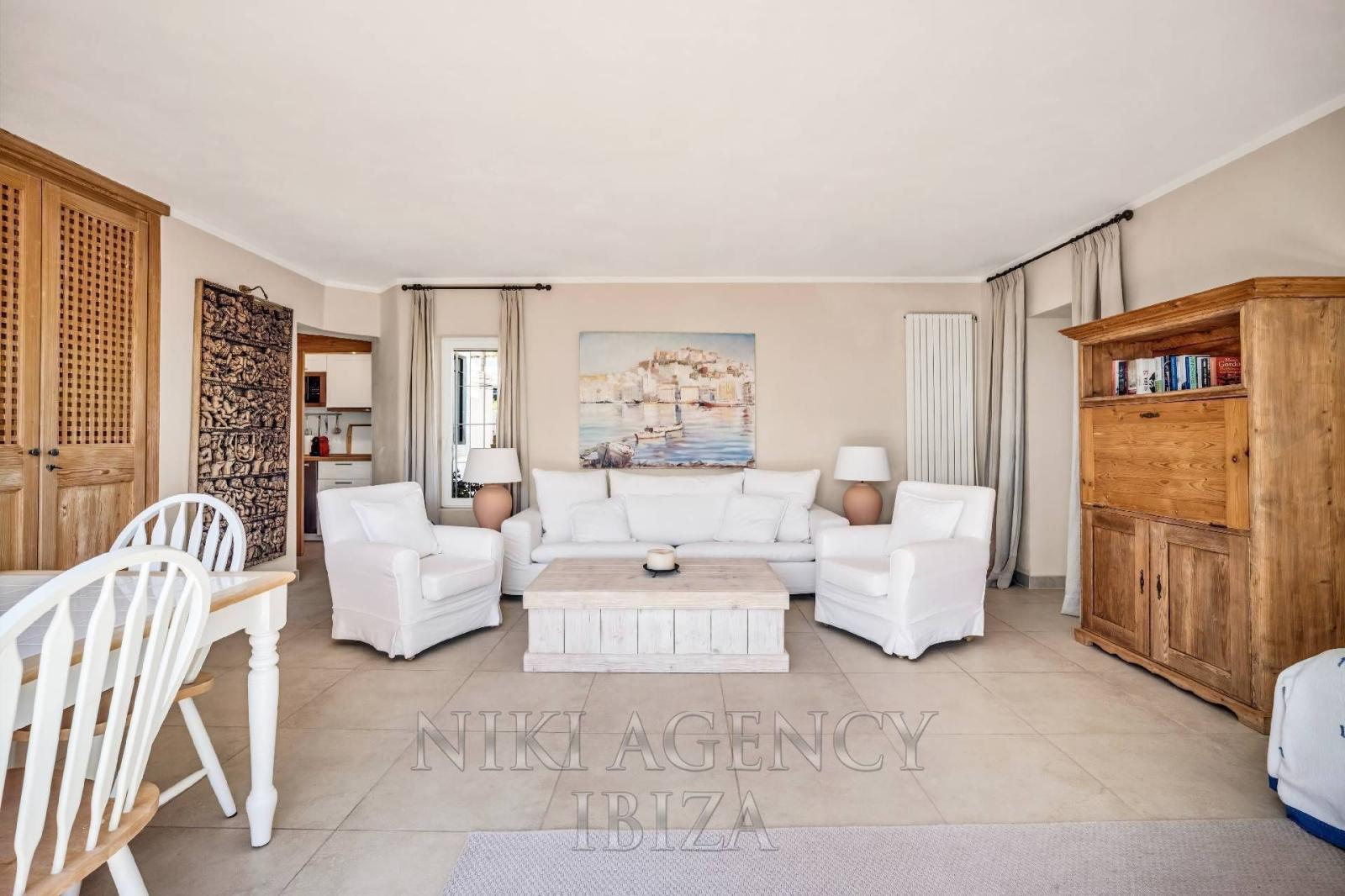 Chalet for Sale in Santa Eulalia del Río