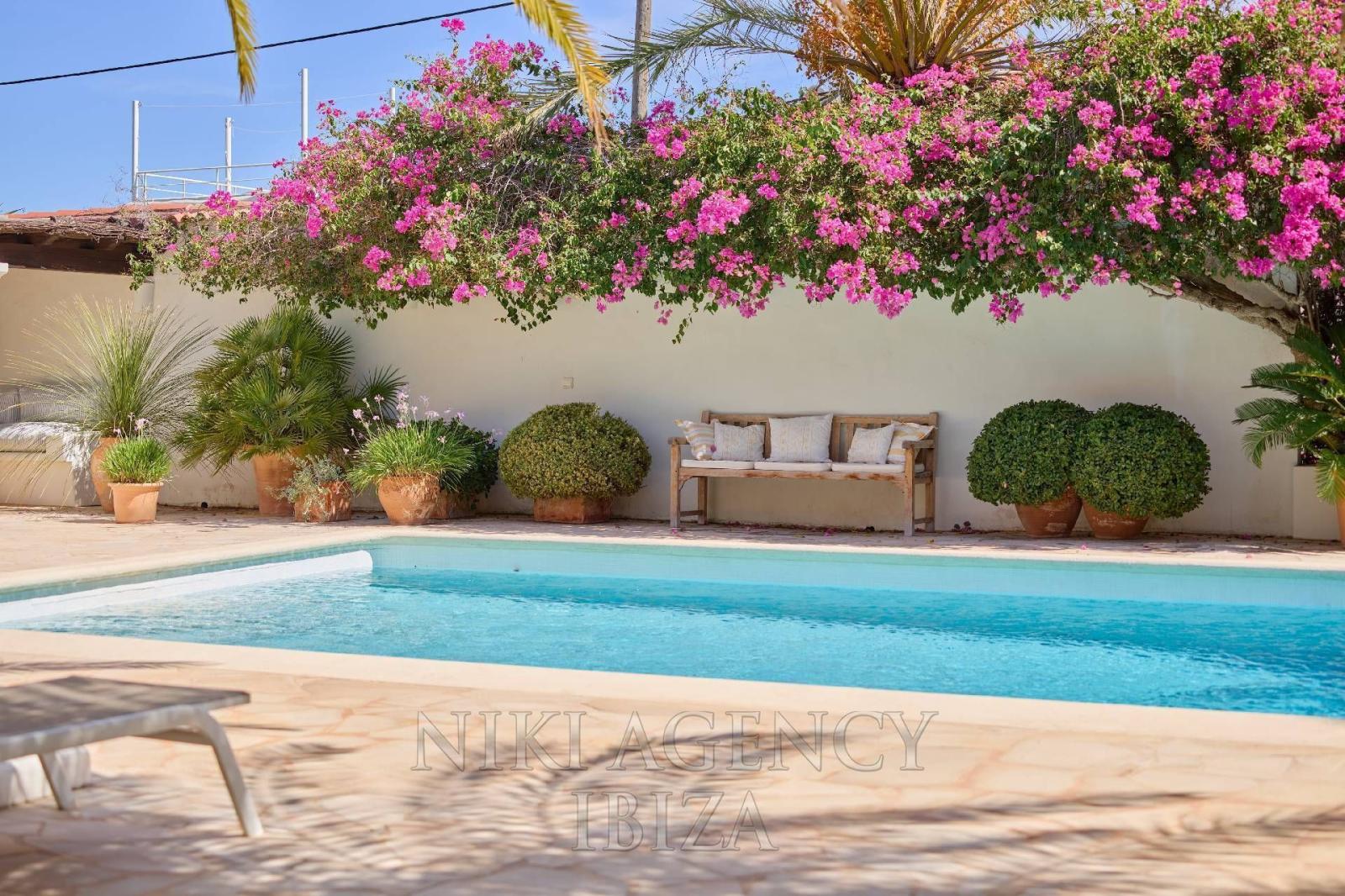 Chalet for Sale in Santa Eulalia del Río