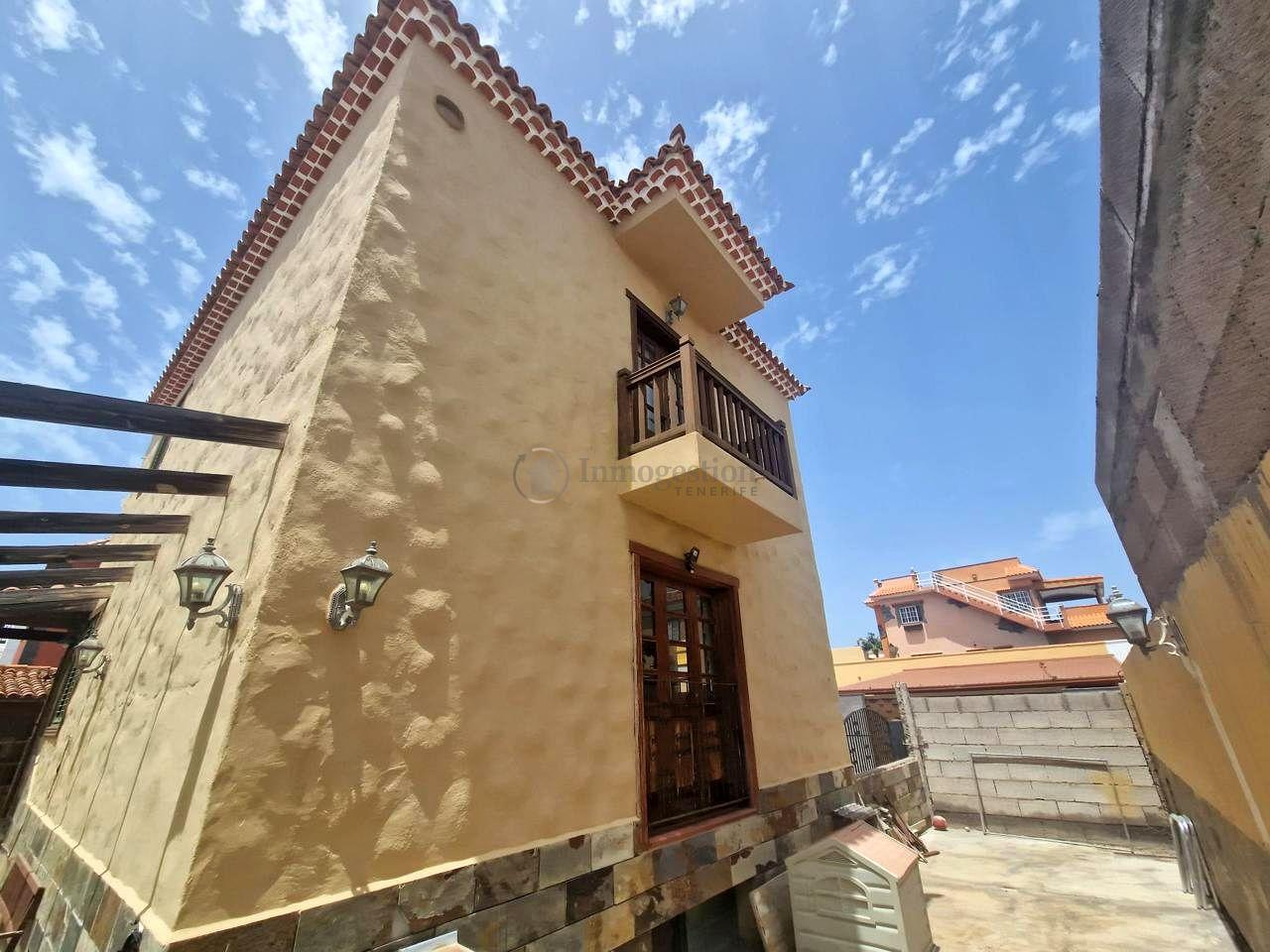 Villa for Sale in Arona