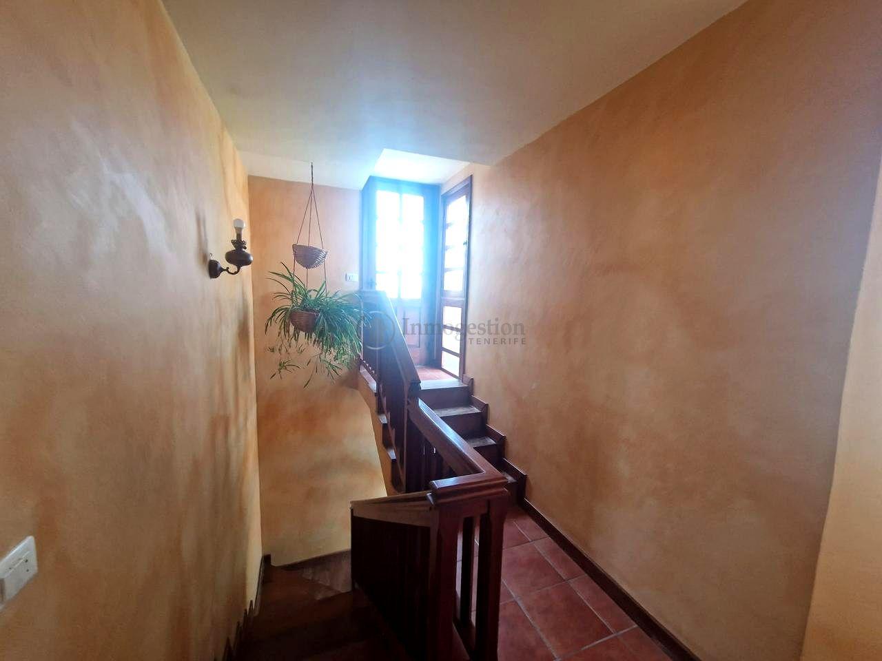 Villa for Sale in Arona