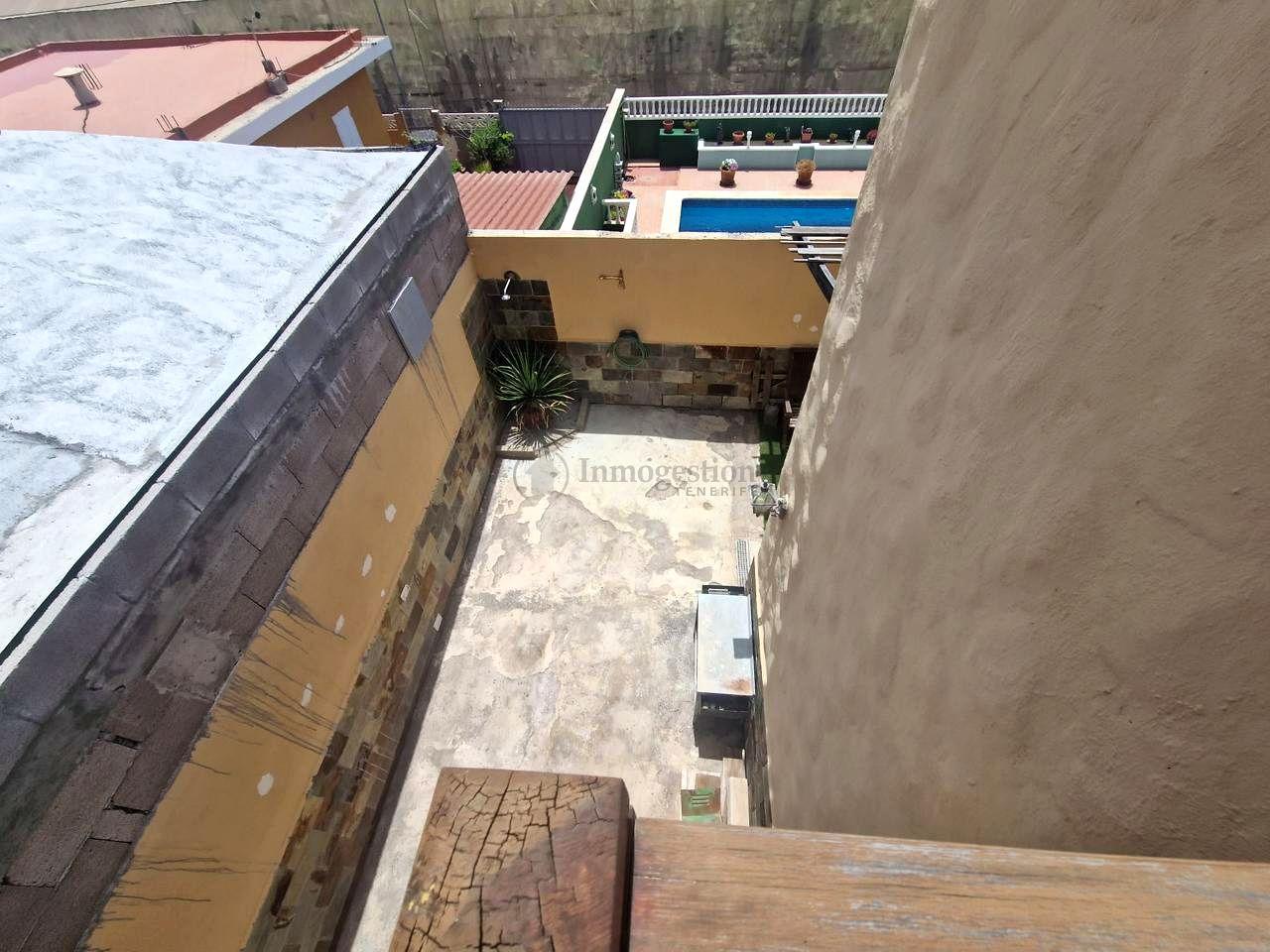 Villa for Sale in Arona