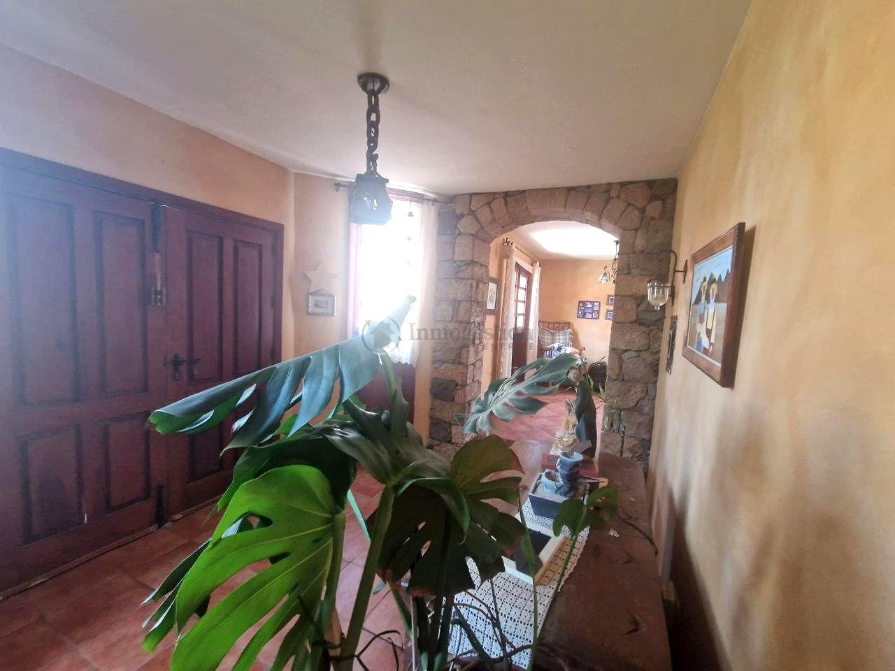 Villa for Sale in Arona