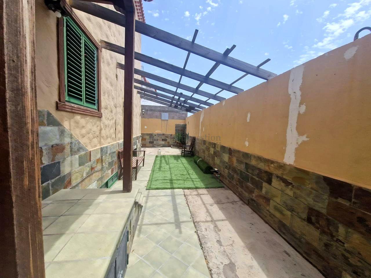 Villa for Sale in Arona