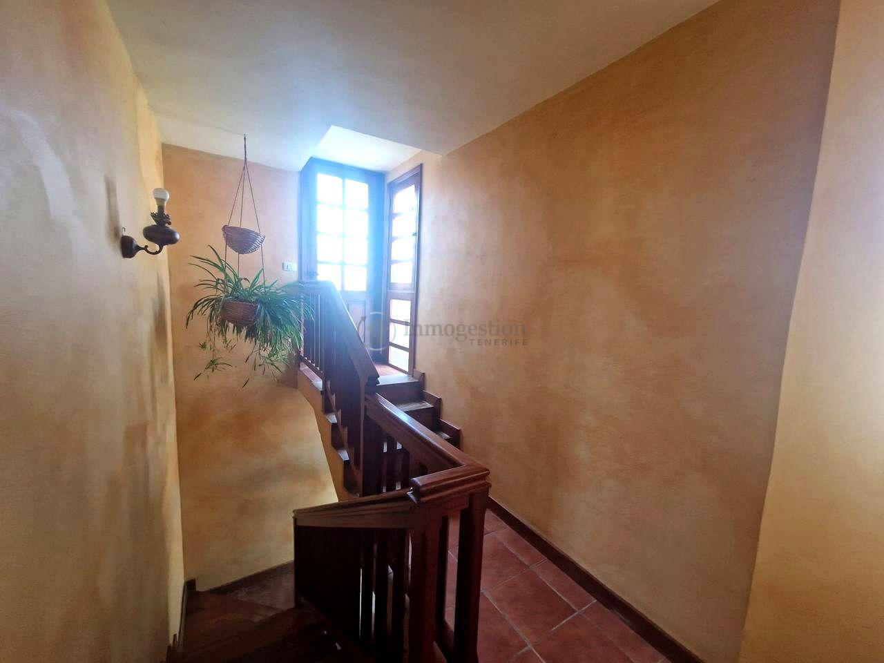 Villa for Sale in Arona