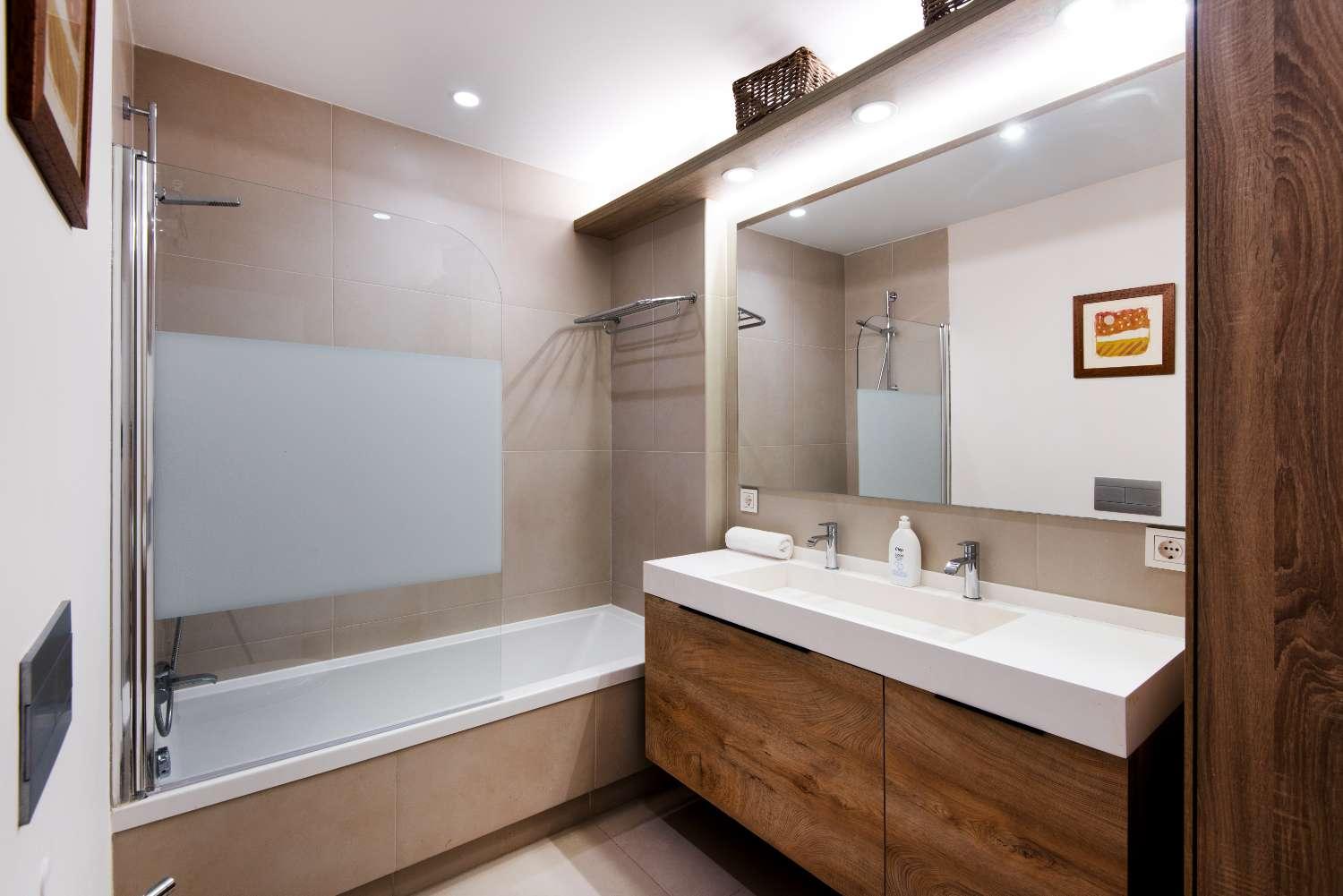 Flat for Sale in Benalmádena