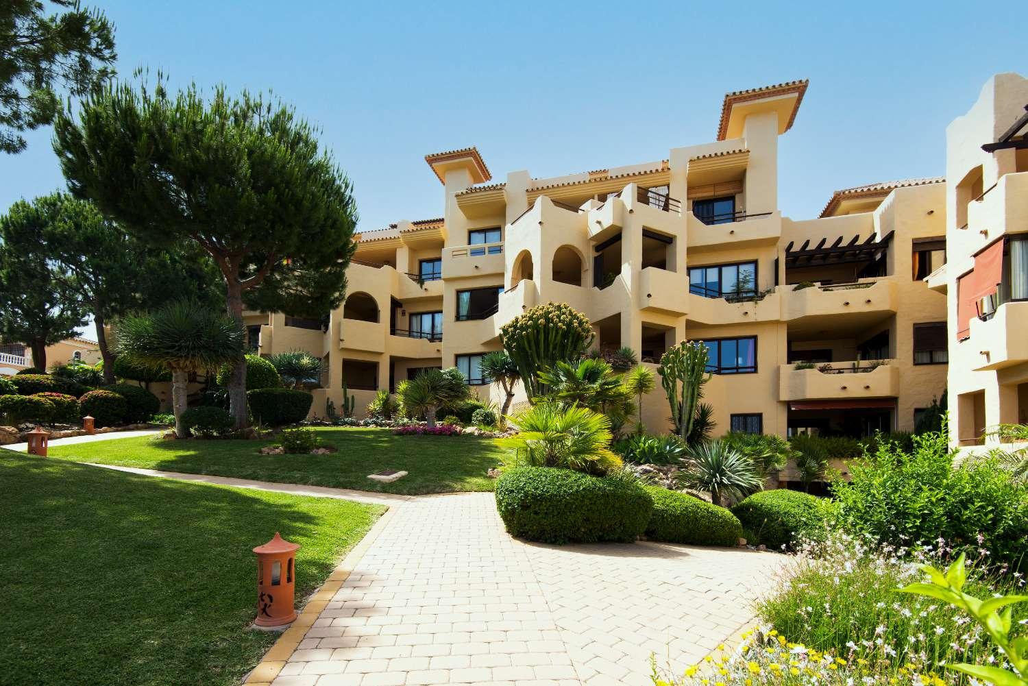 Flat for Sale in Benalmádena