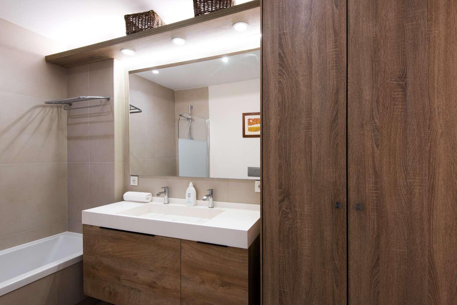 Flat for Sale in Benalmádena