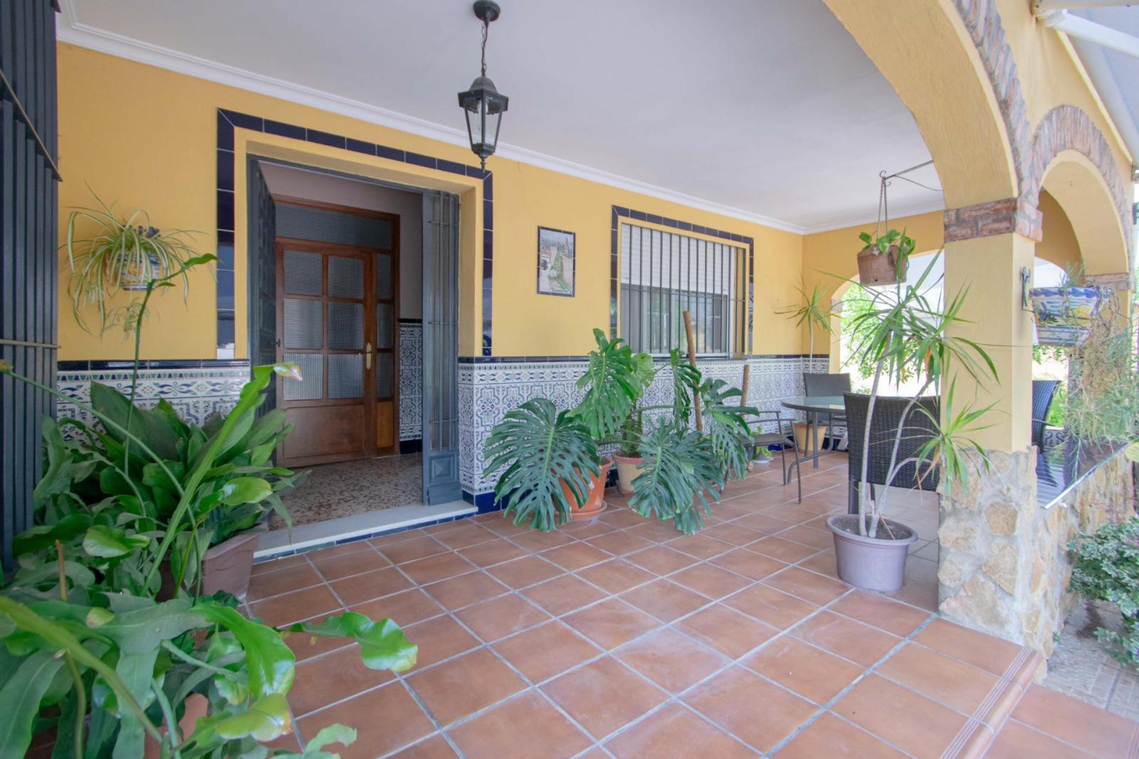 Chalet for Sale in Mairena del Aljarafe