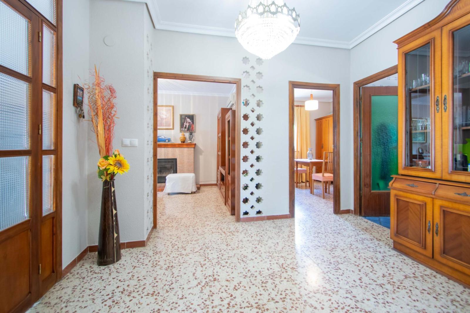 Chalet for Sale in Mairena del Aljarafe