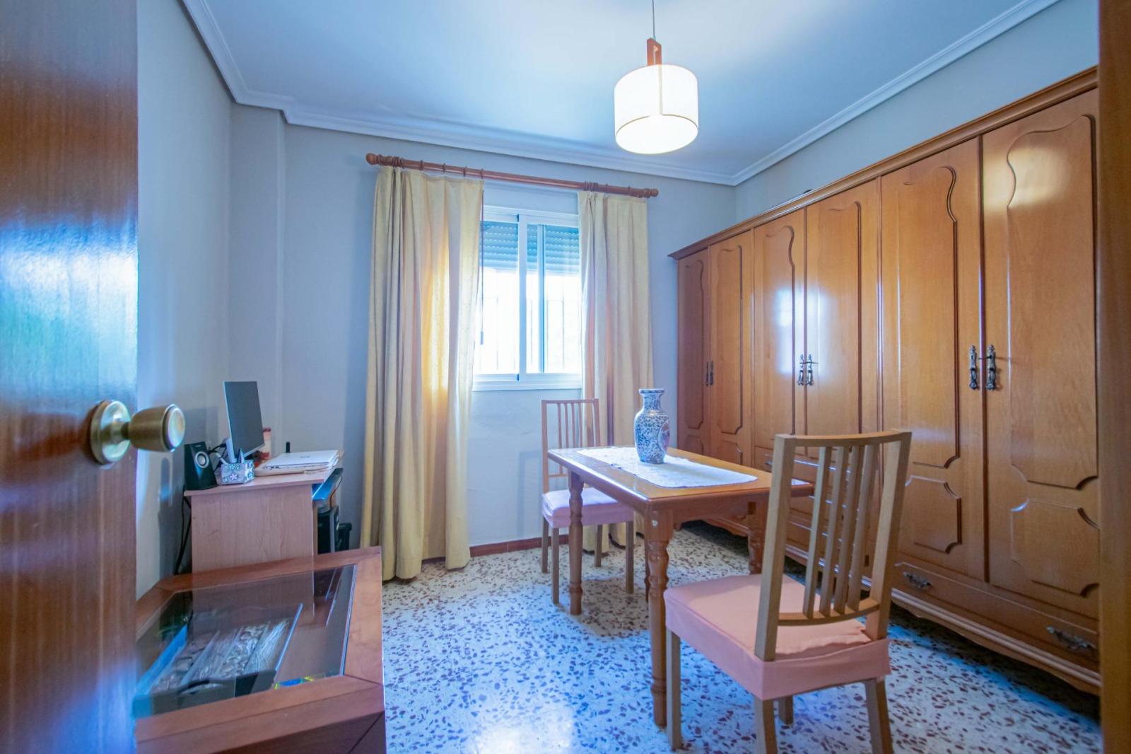 Chalet for Sale in Mairena del Aljarafe
