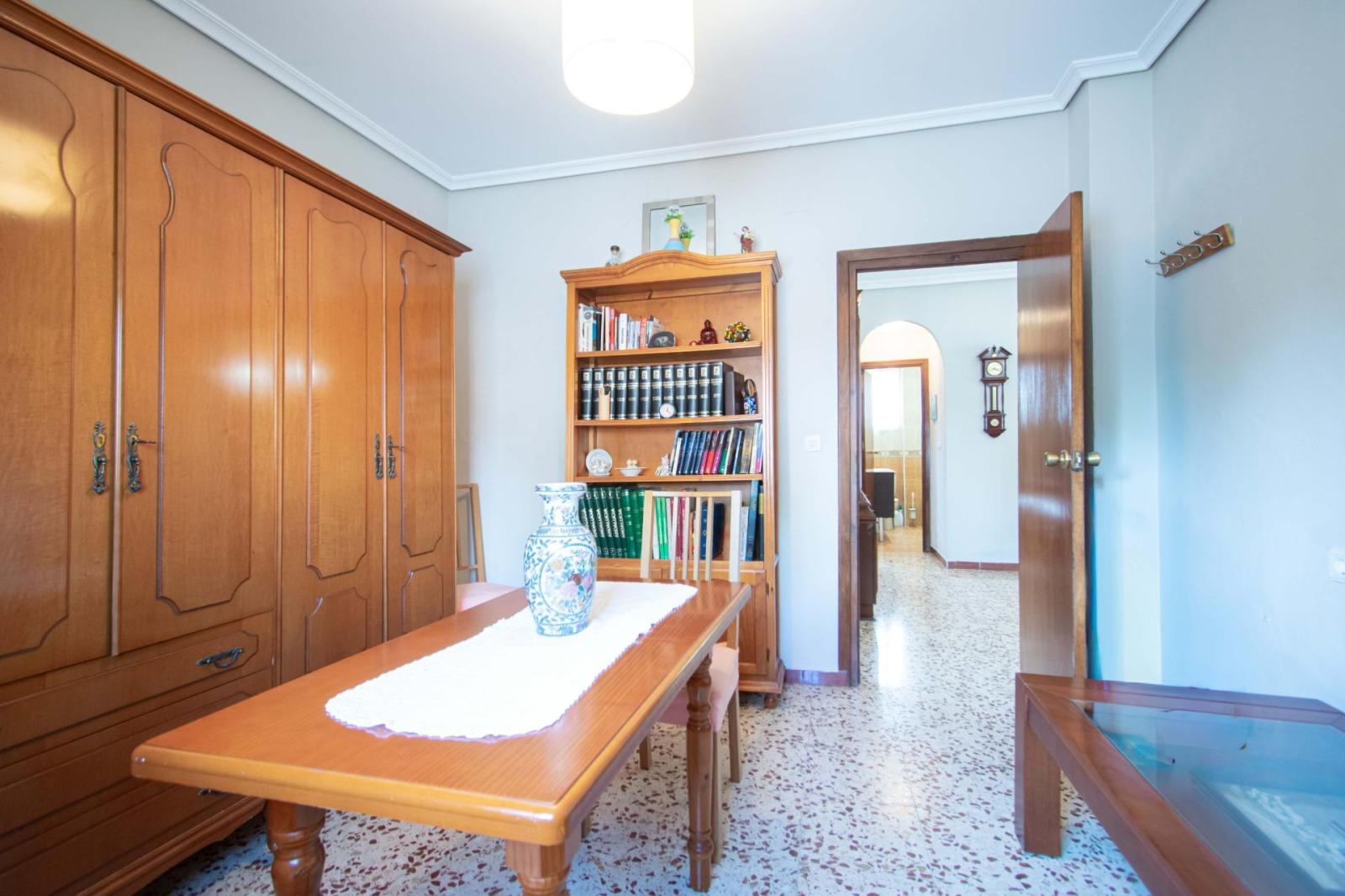 Chalet for Sale in Mairena del Aljarafe