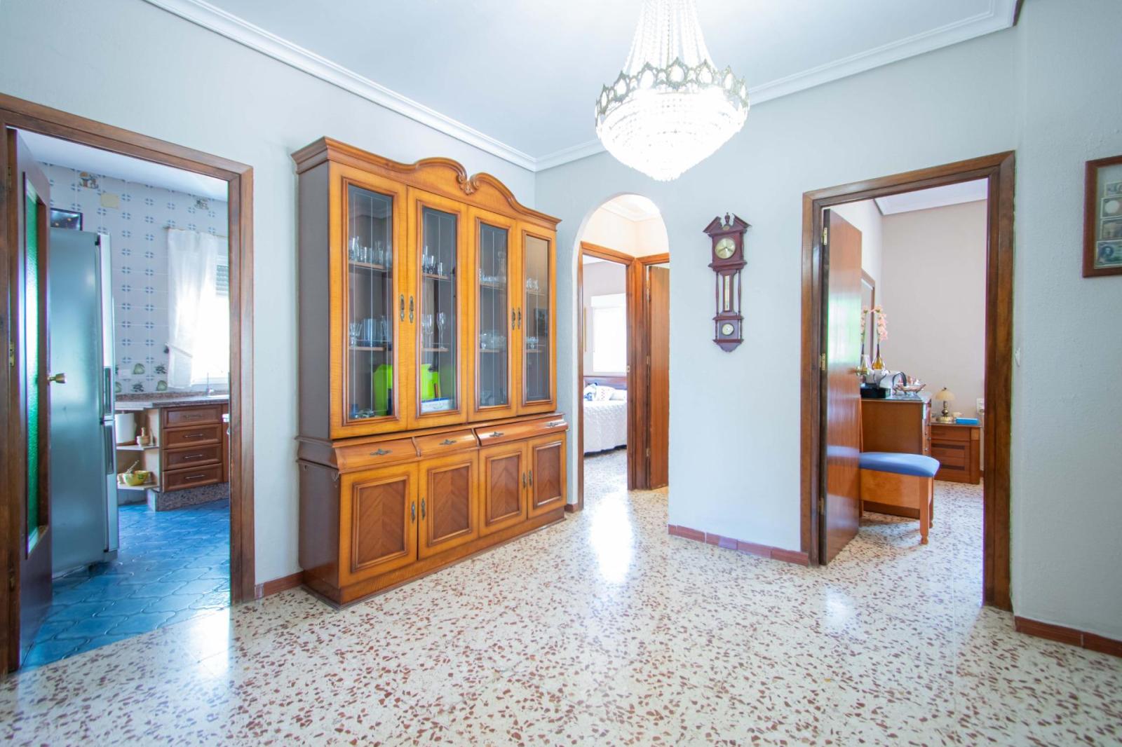 Chalet for Sale in Mairena del Aljarafe