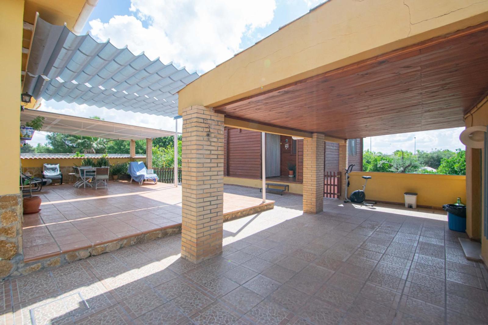 Chalet for Sale in Mairena del Aljarafe