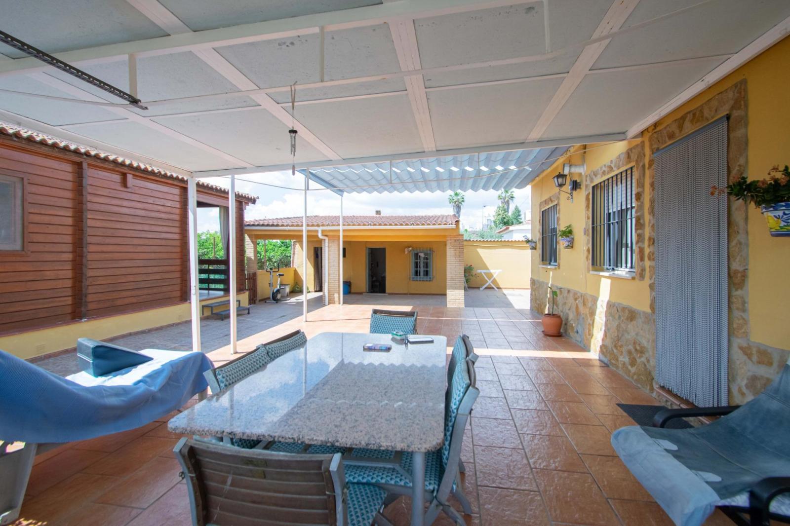 Chalet for Sale in Mairena del Aljarafe