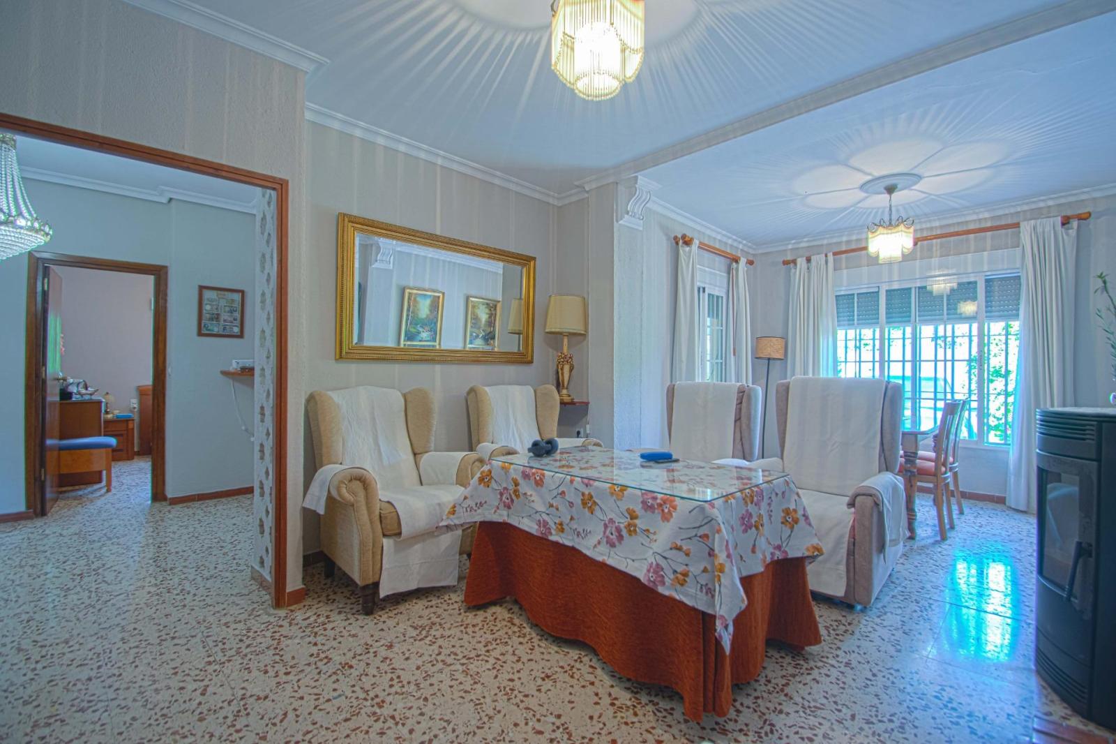 Chalet for Sale in Mairena del Aljarafe