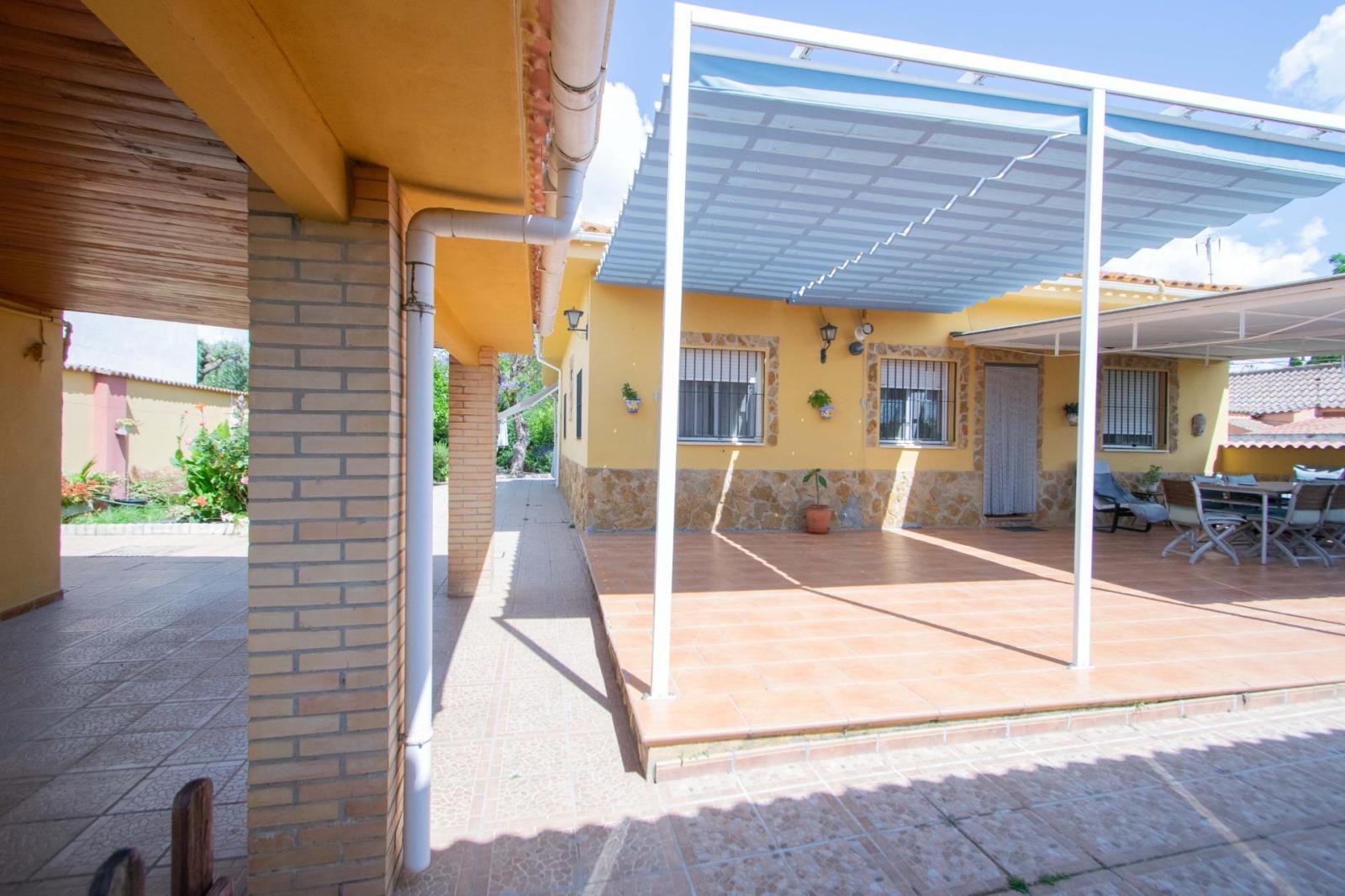 Chalet for Sale in Mairena del Aljarafe