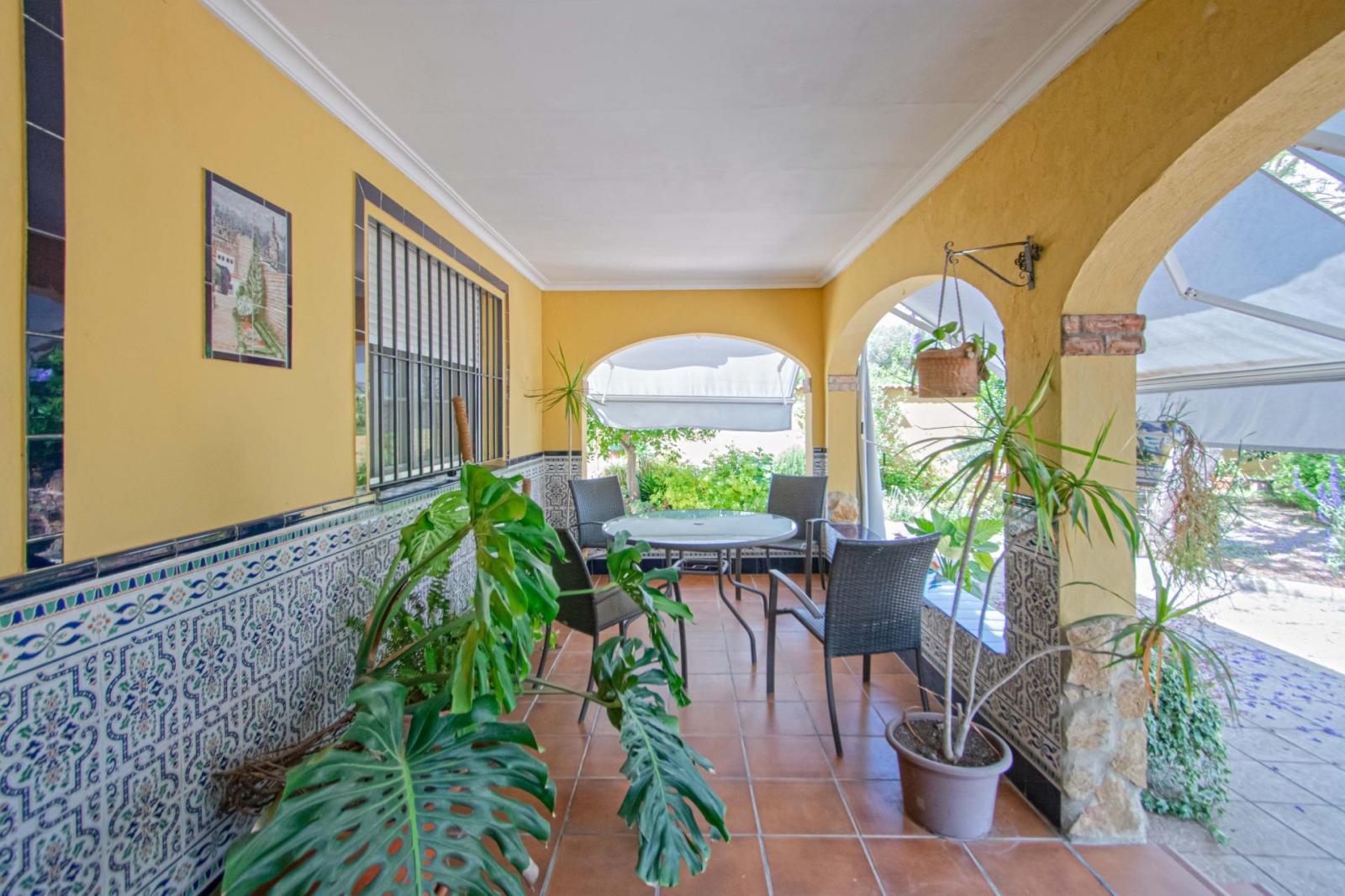 Chalet for Sale in Mairena del Aljarafe