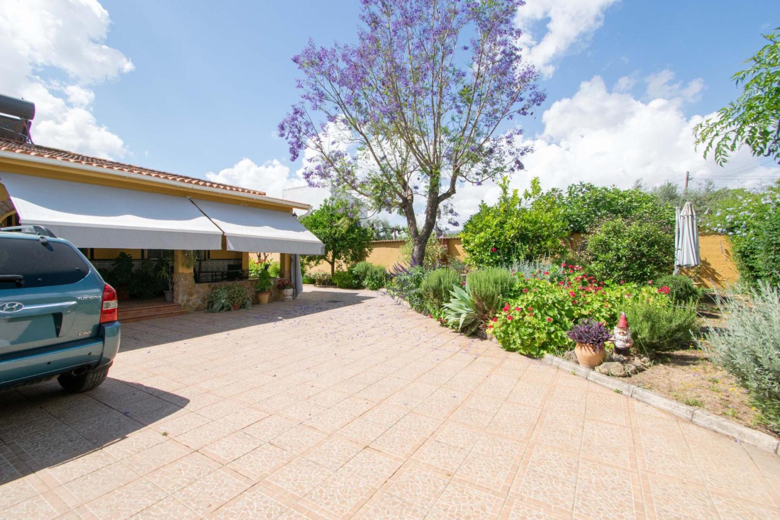 Chalet for Sale in Mairena del Aljarafe