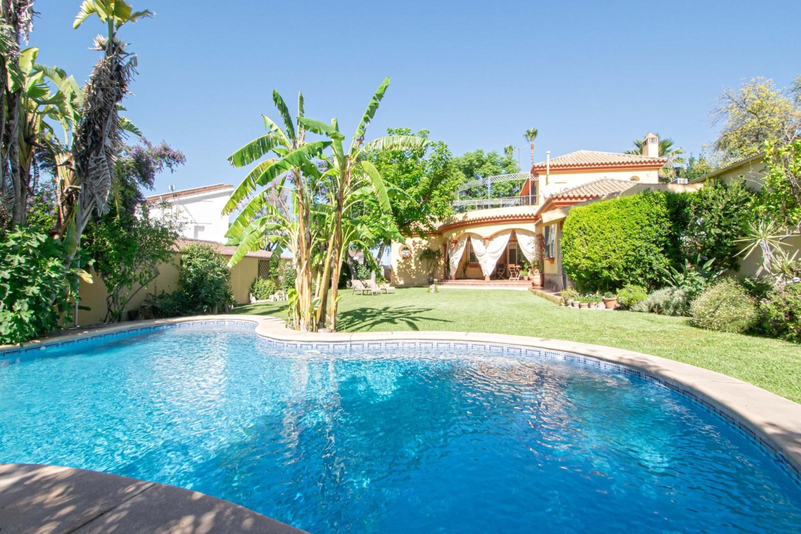 Chalet for Sale in Valencina de la Concepción