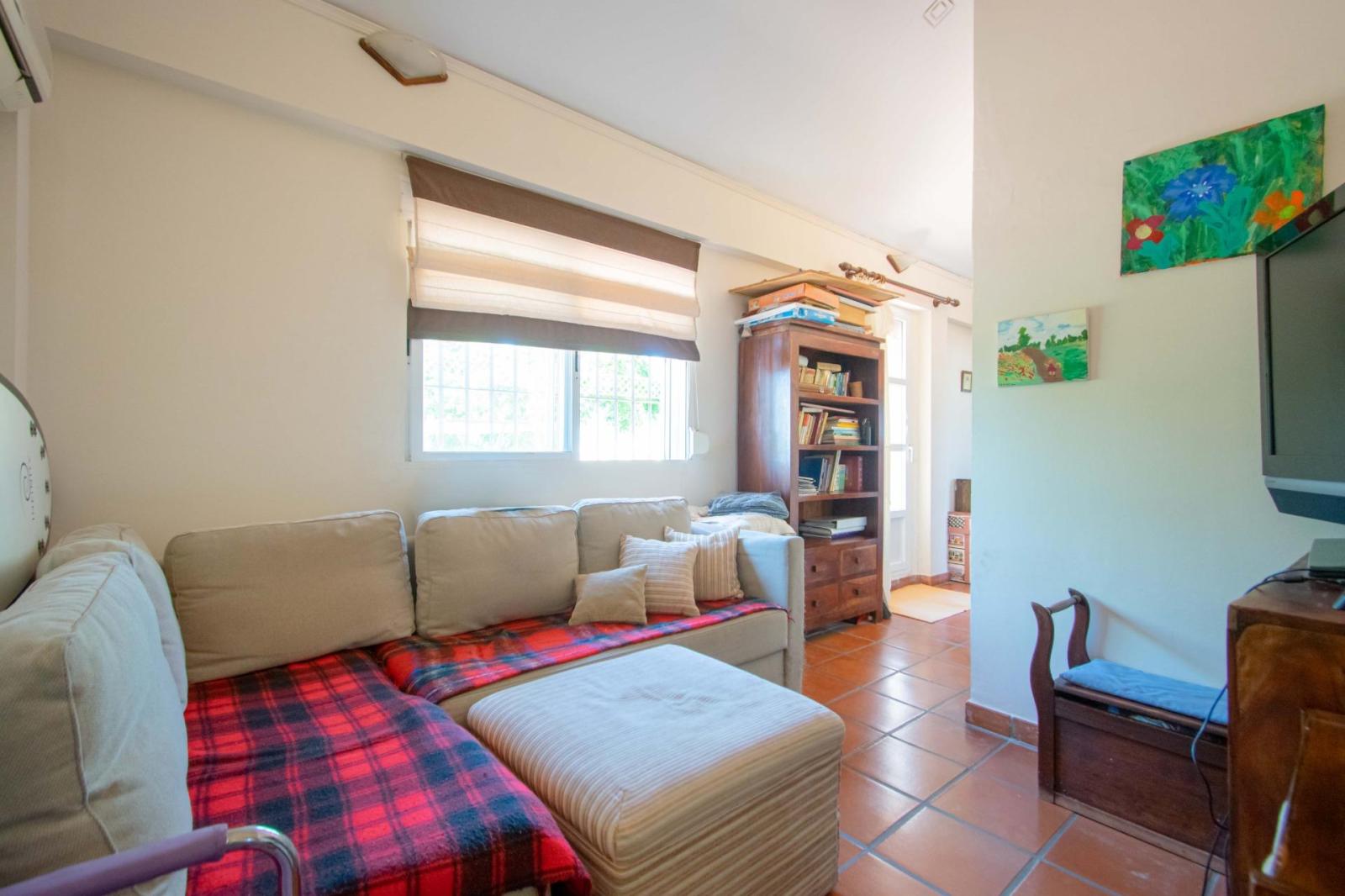Chalet for Sale in Valencina de la Concepción