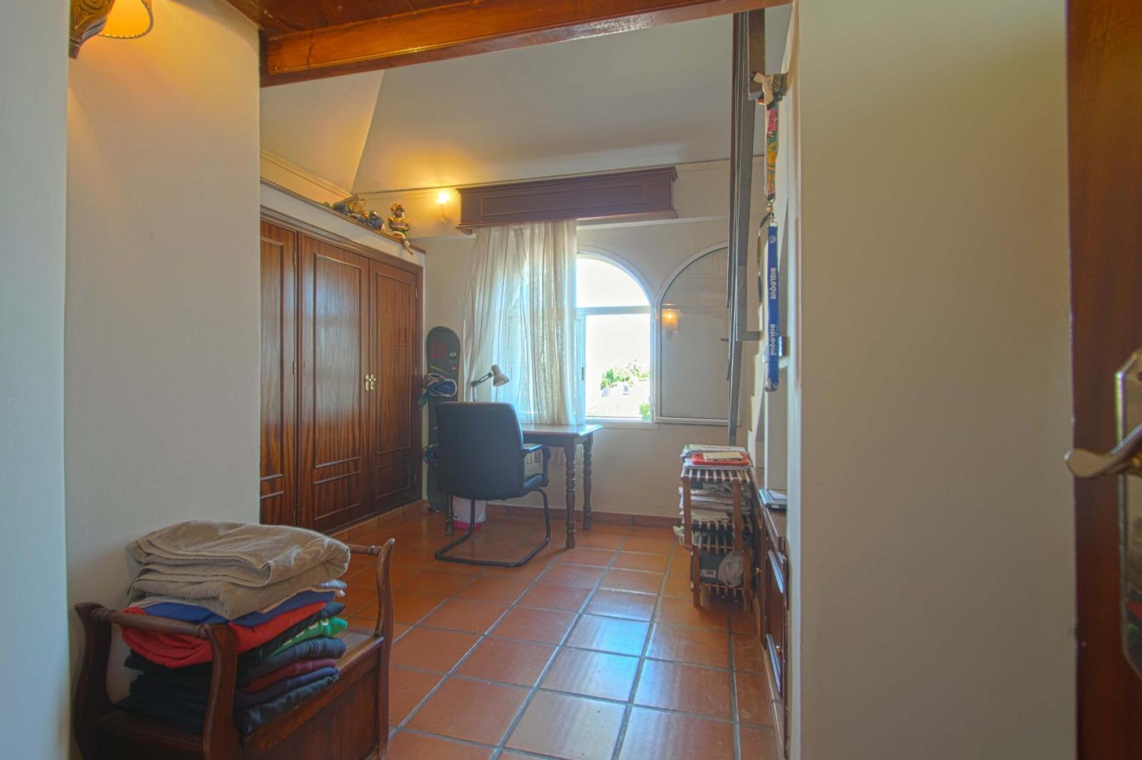 Chalet for Sale in Valencina de la Concepción