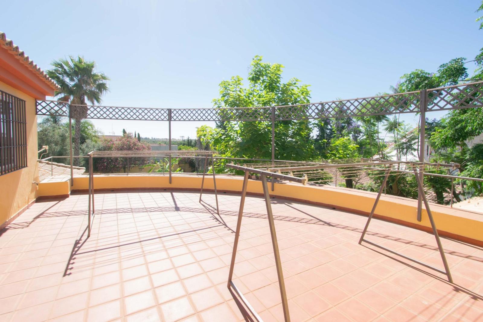 Chalet for Sale in Valencina de la Concepción
