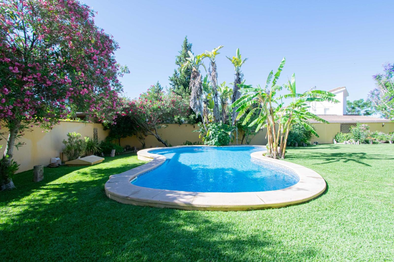 Chalet for Sale in Valencina de la Concepción