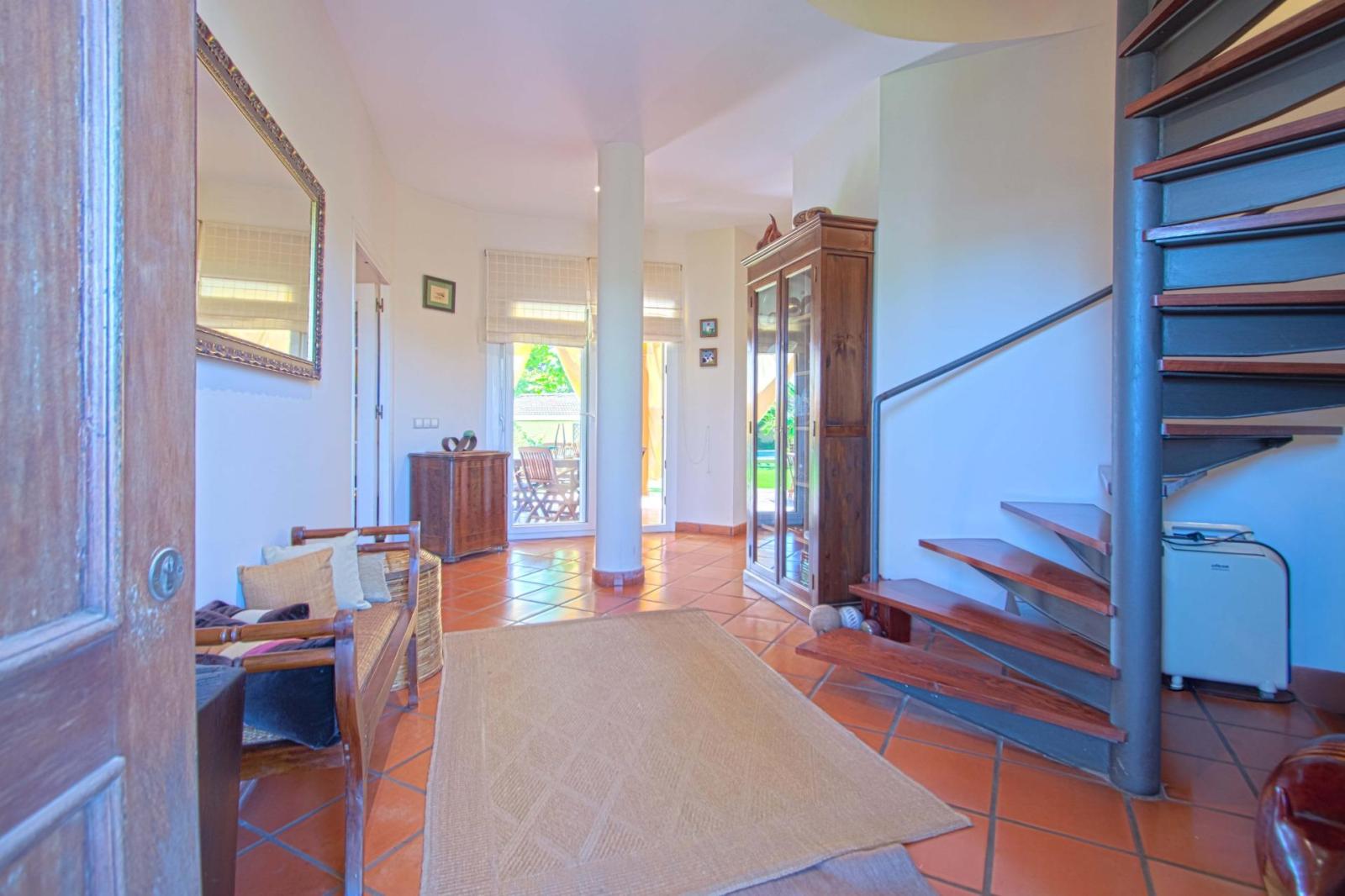 Chalet for Sale in Valencina de la Concepción