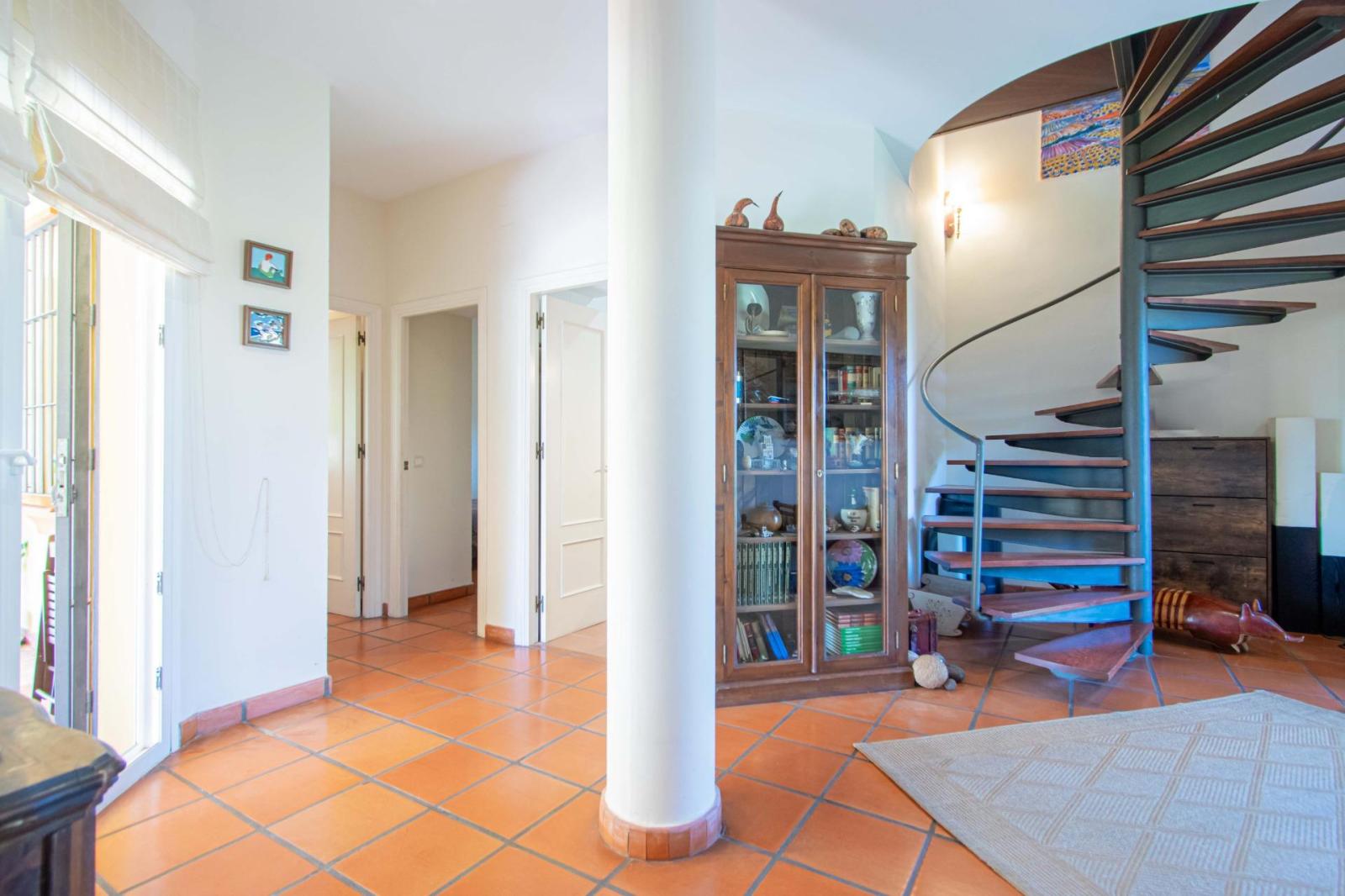 Chalet for Sale in Valencina de la Concepción
