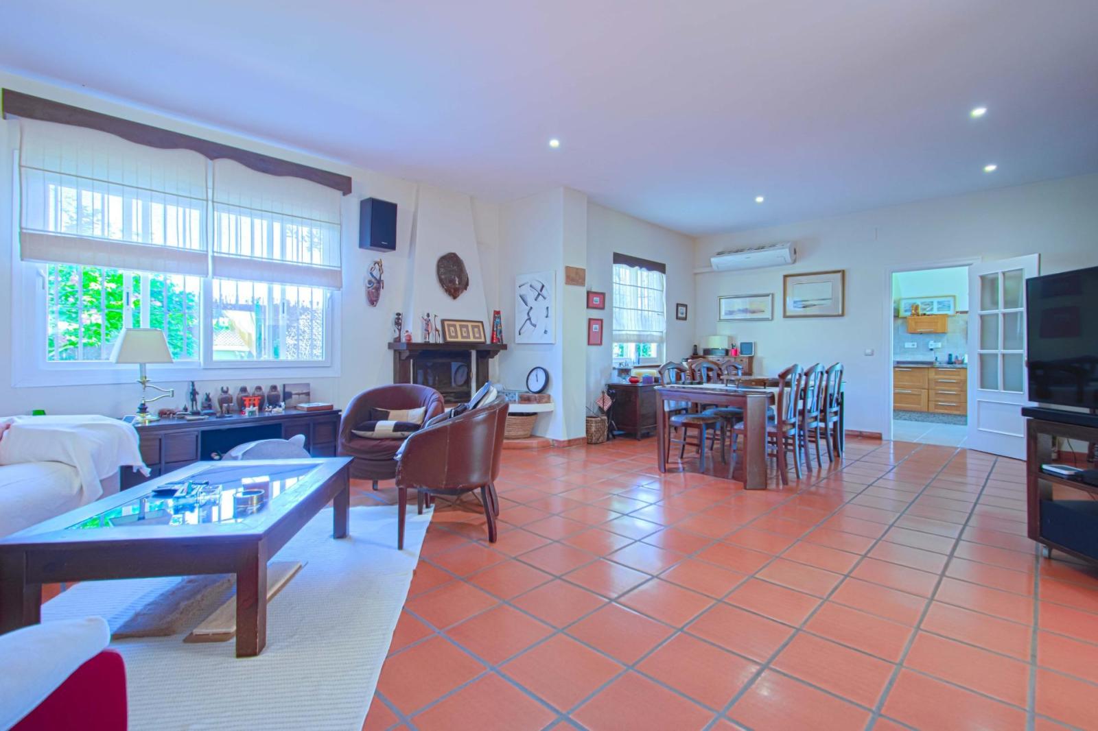 Chalet for Sale in Valencina de la Concepción