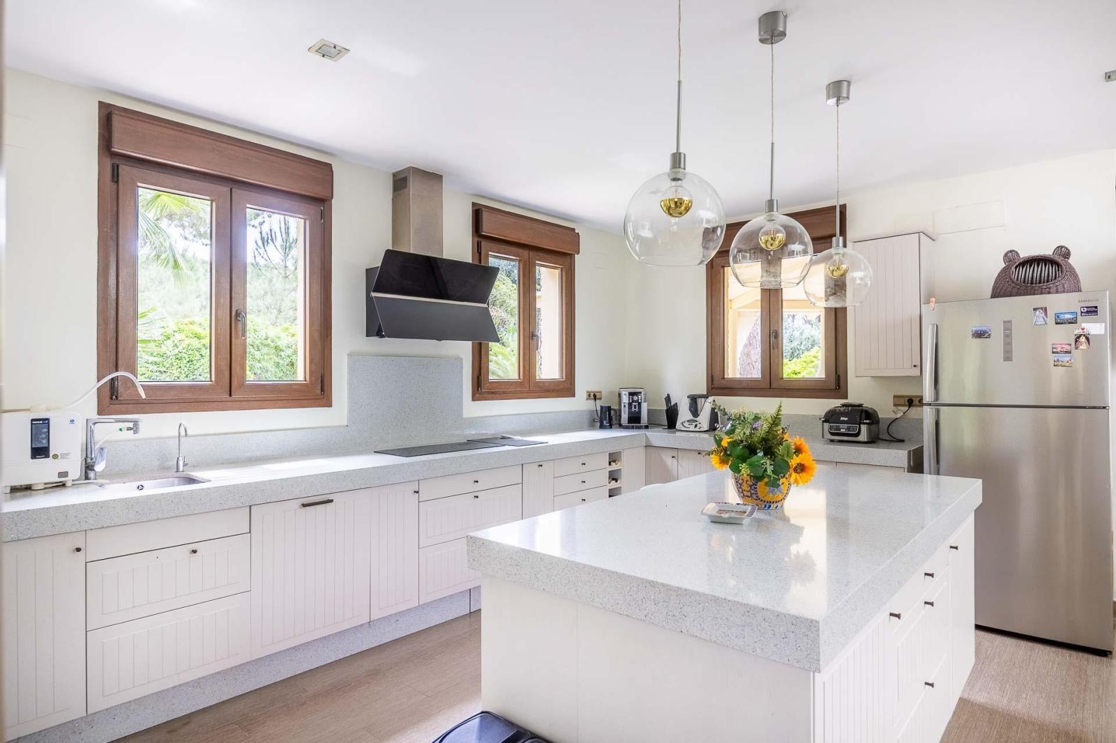 Villa for Sale in Bollullos de la Mitación