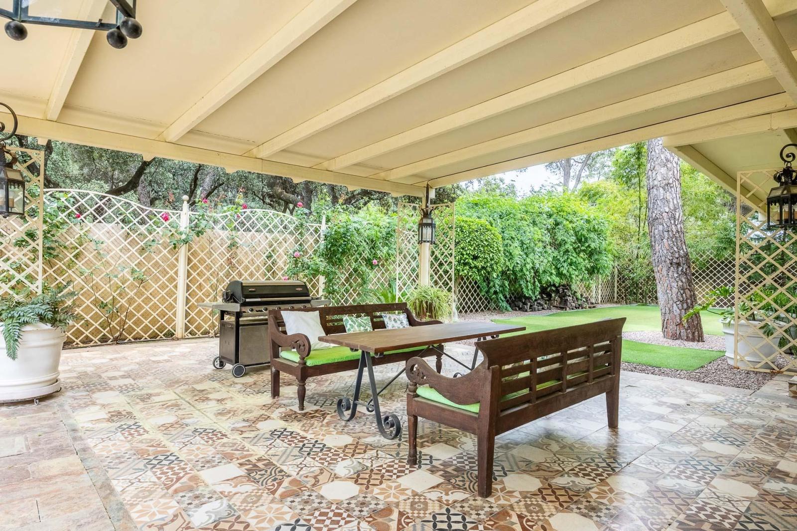 Villa for Sale in Bollullos de la Mitación