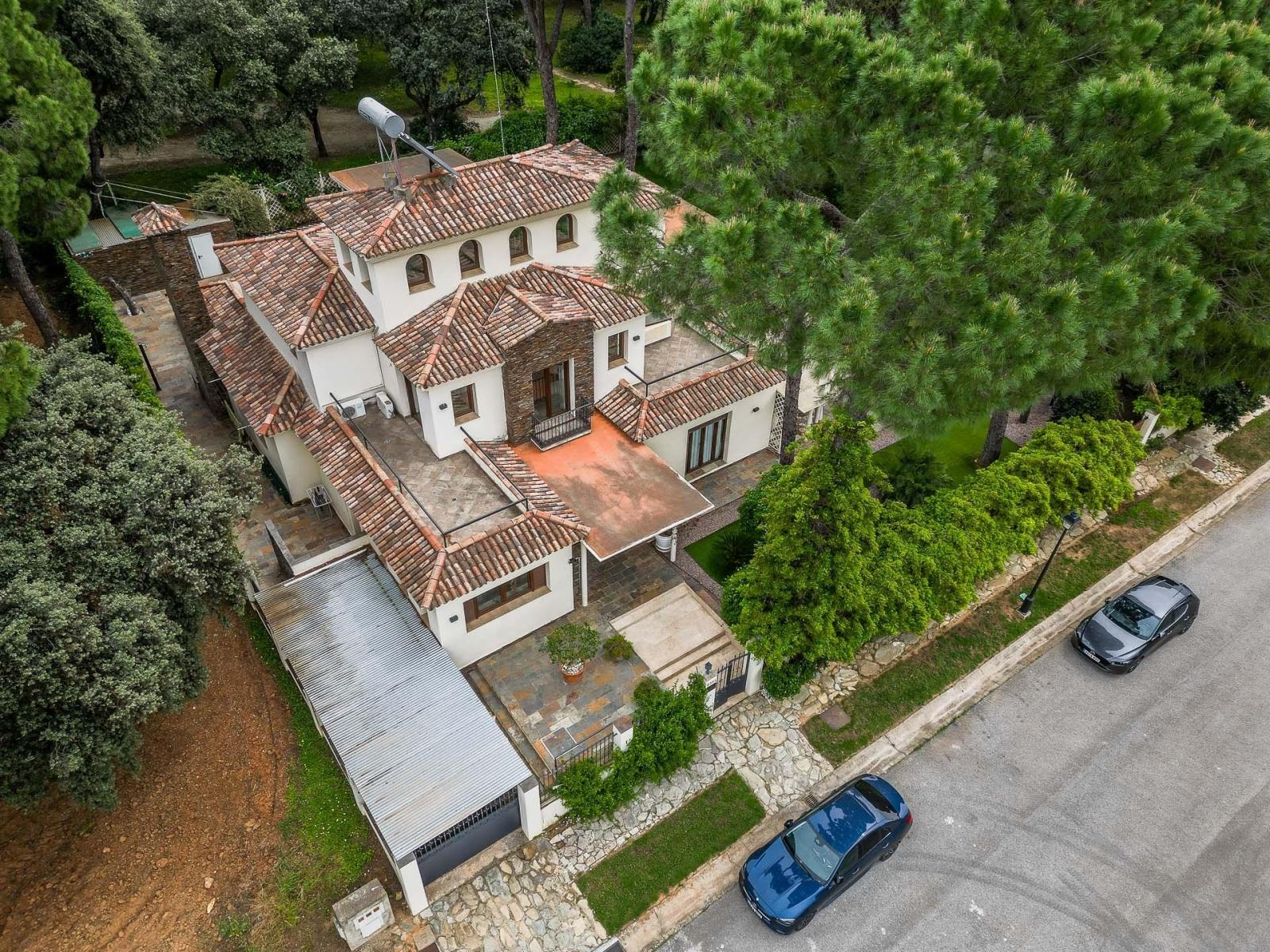 Villa for Sale in Bollullos de la Mitación