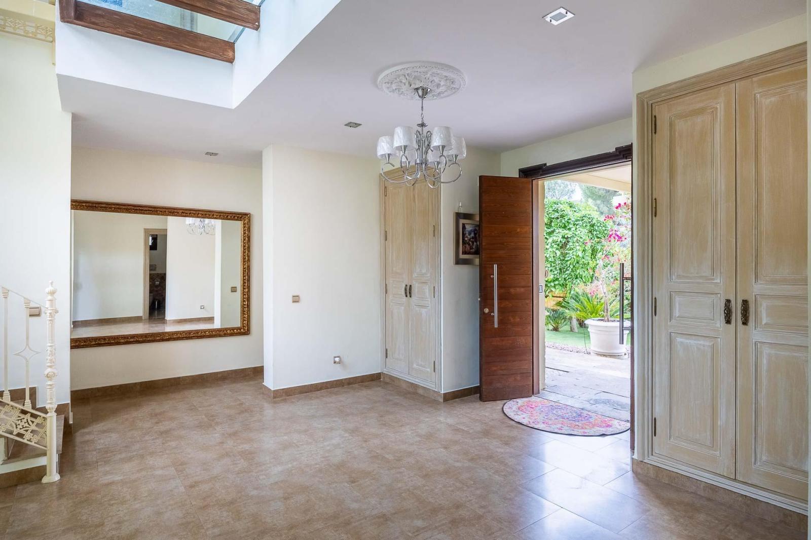 Villa for Sale in Bollullos de la Mitación