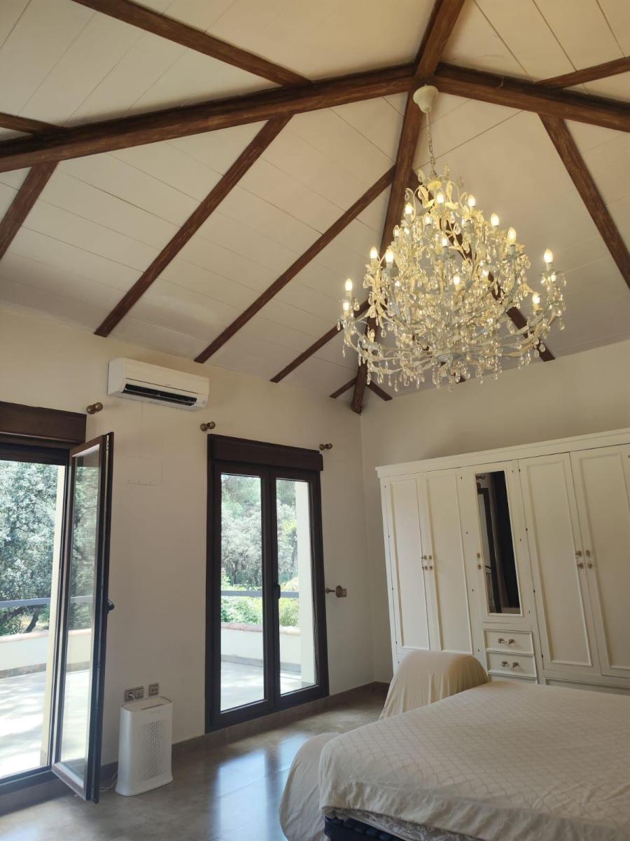 Villa for Sale in Bollullos de la Mitación