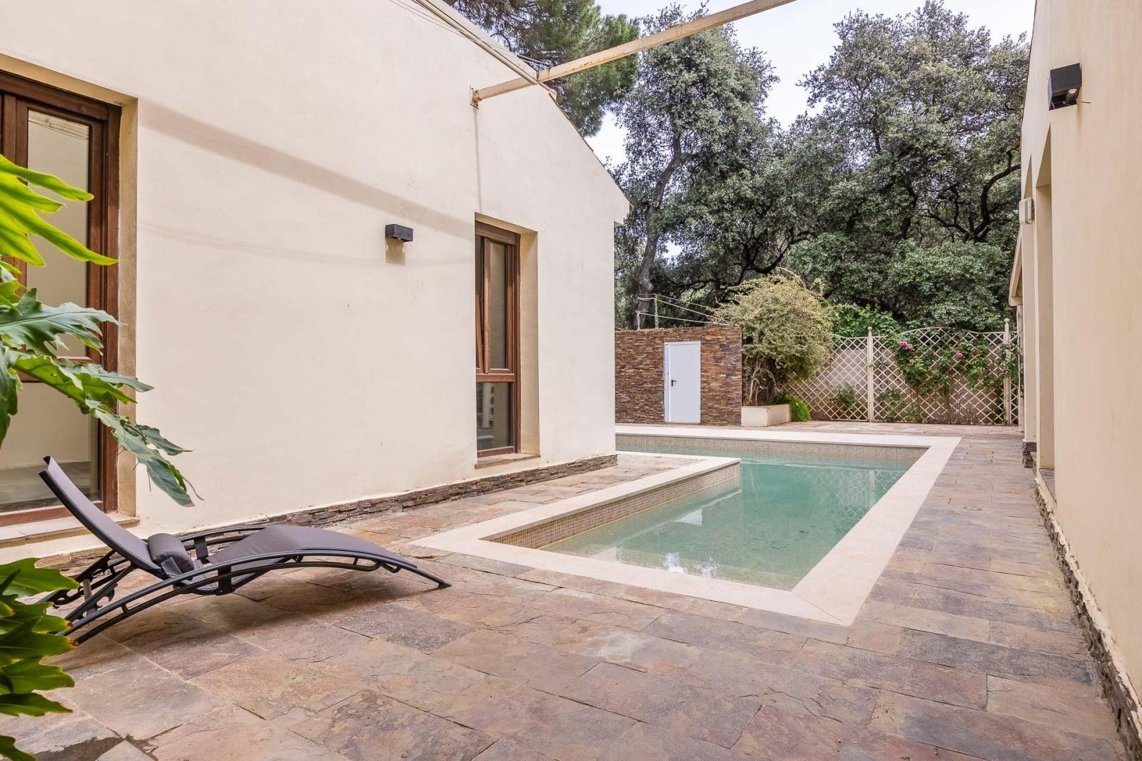 Villa for Sale in Bollullos de la Mitación