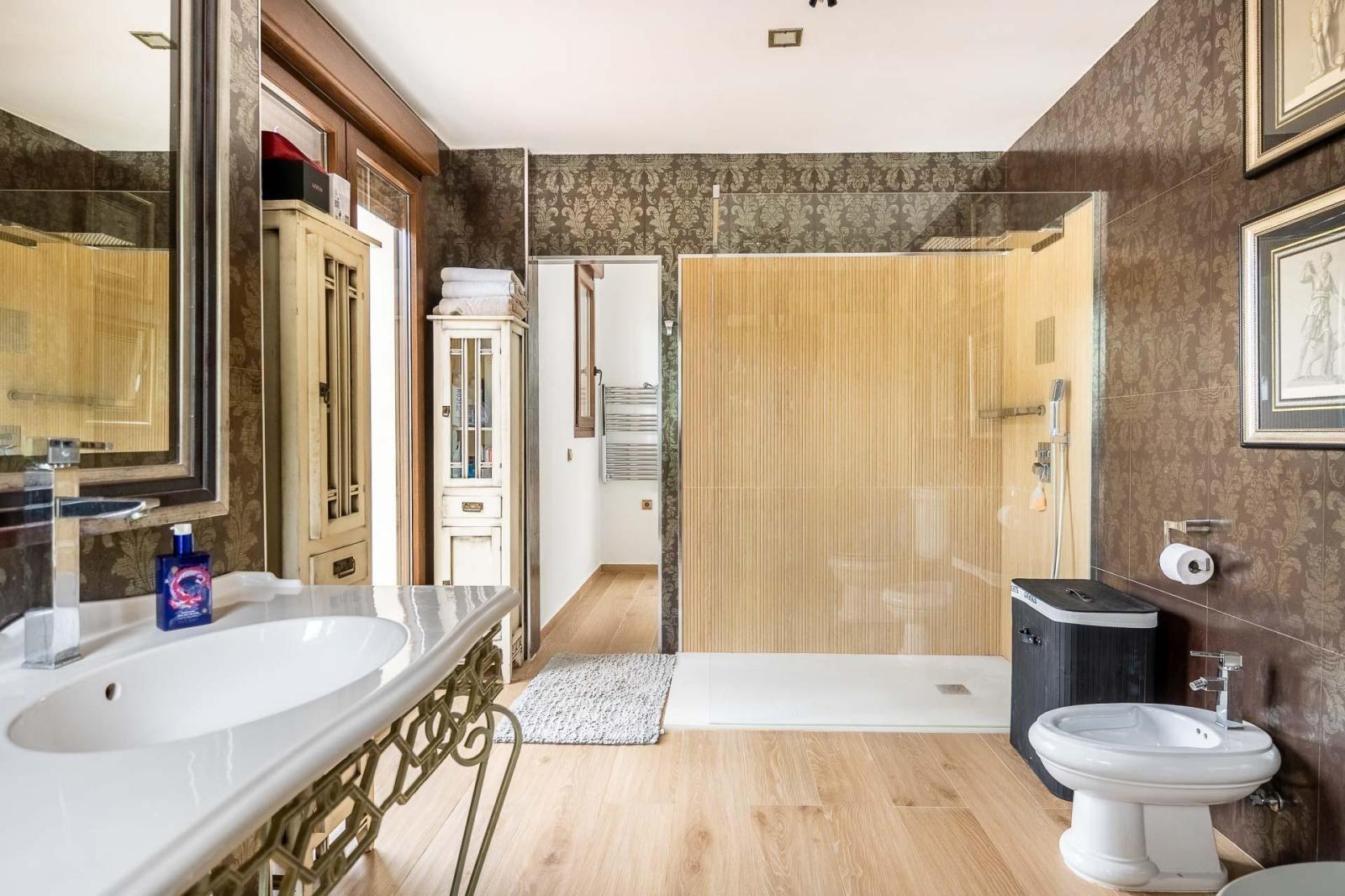 Villa for Sale in Bollullos de la Mitación