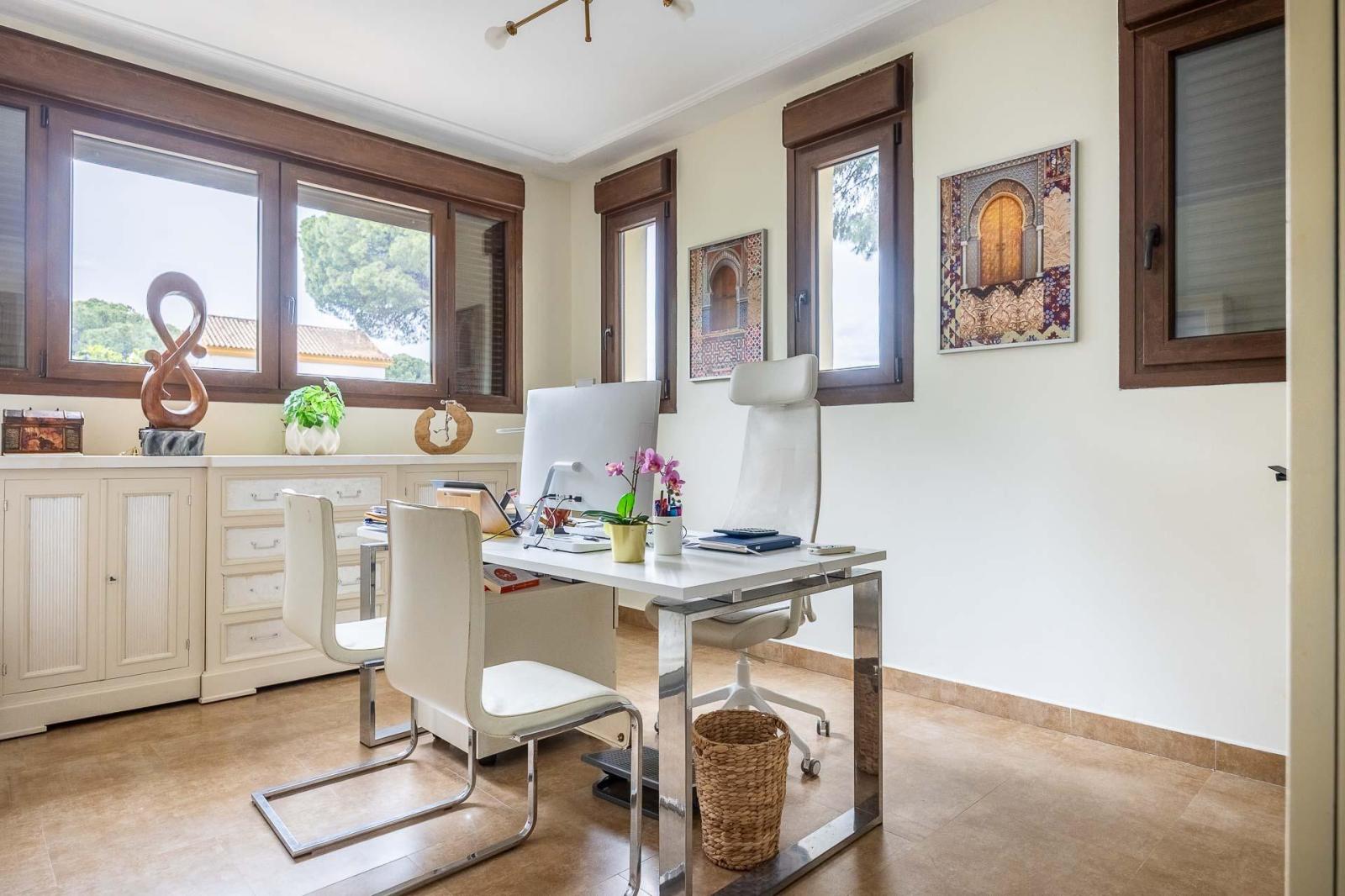 Villa for Sale in Bollullos de la Mitación